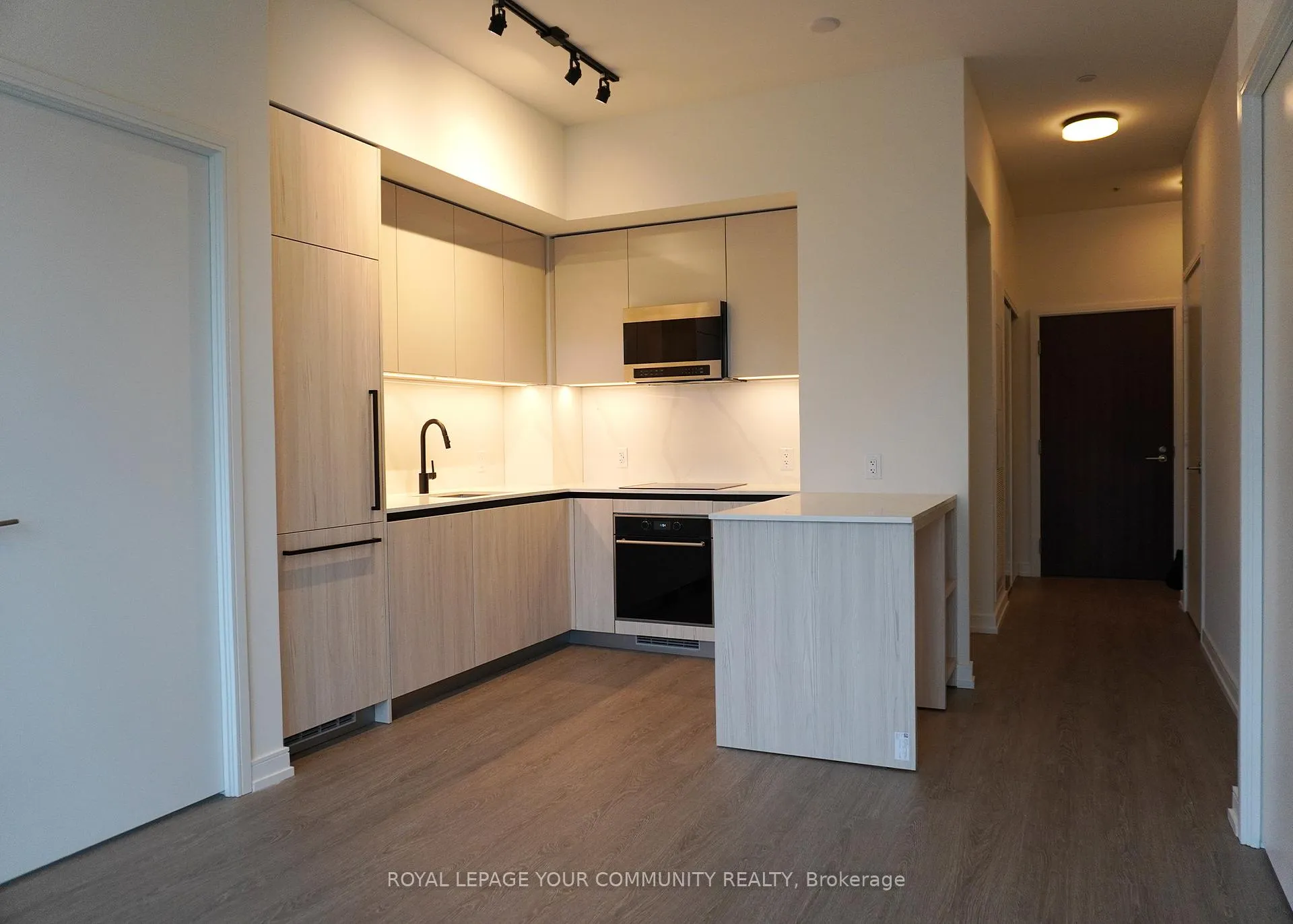 Photo 10 of Unit 821, 425 Front Street E, Toronto, Waterfront Communities — HOMEH