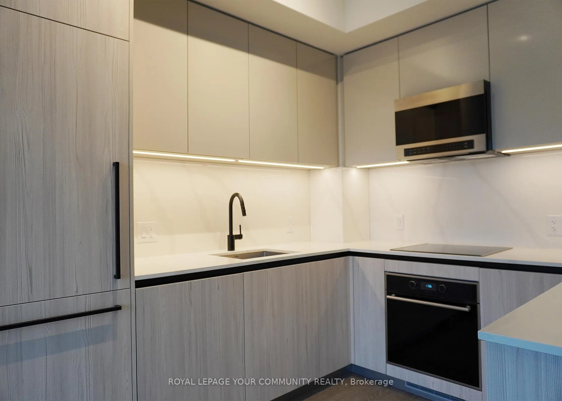 Photo 12 of Unit 821, 425 Front Street E, Toronto, Waterfront Communities — HOMEH