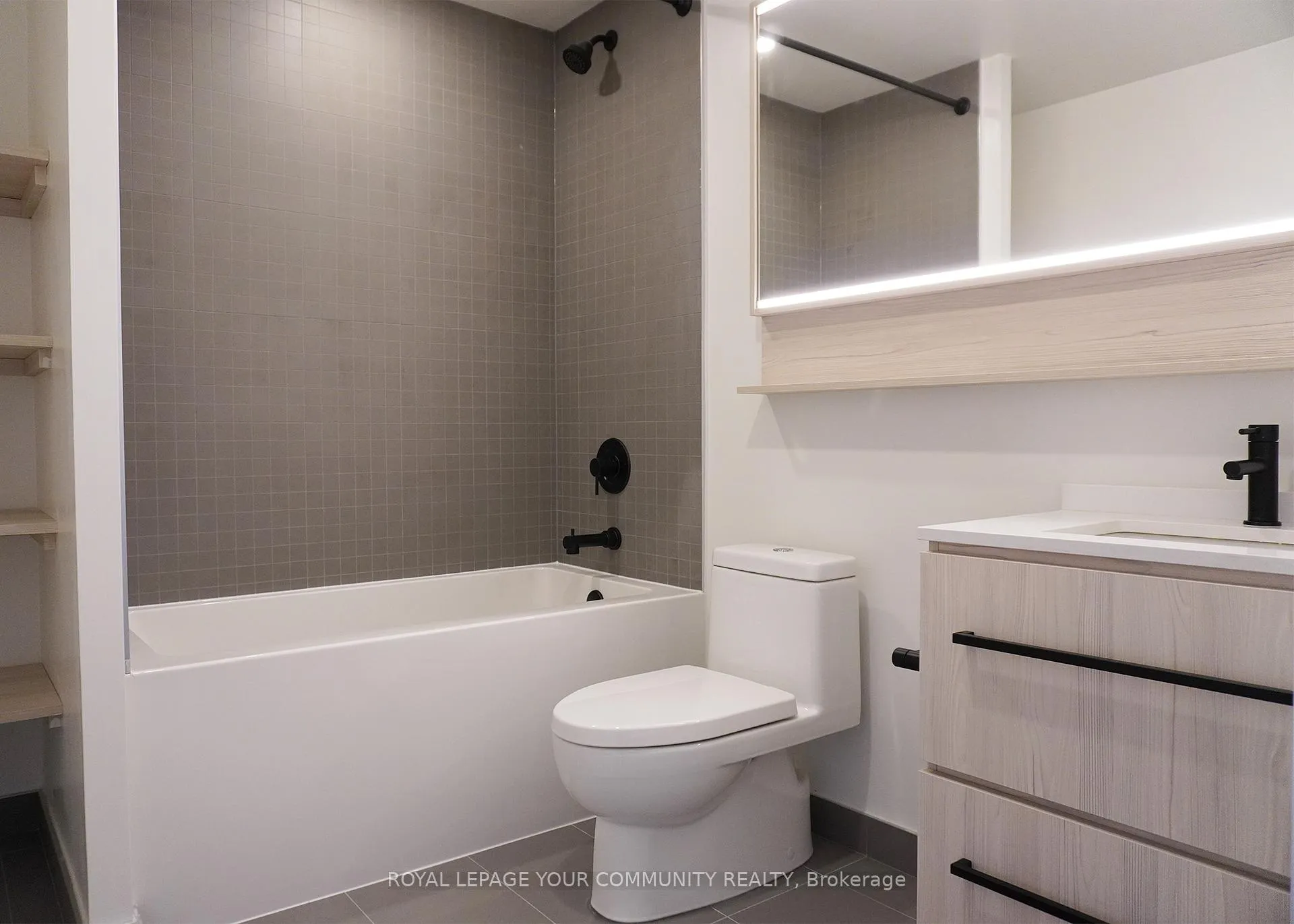 Photo 21 of Unit 821, 425 Front Street E, Toronto, Waterfront Communities — HOMEH