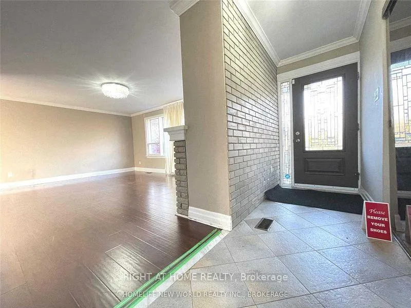 Photo 2 of 28 Jonquil Crescent, Markham, Bullock — HOMEH