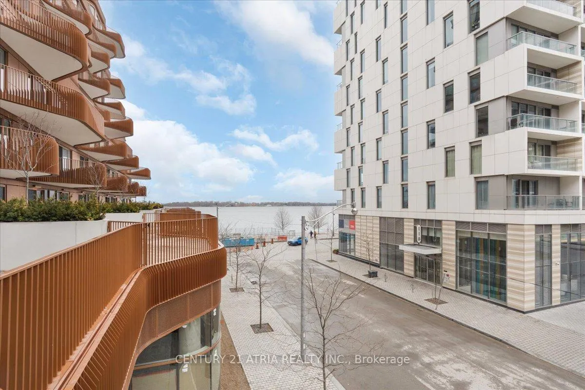 Front of Unit 218, 155 Merchants' Wharf
