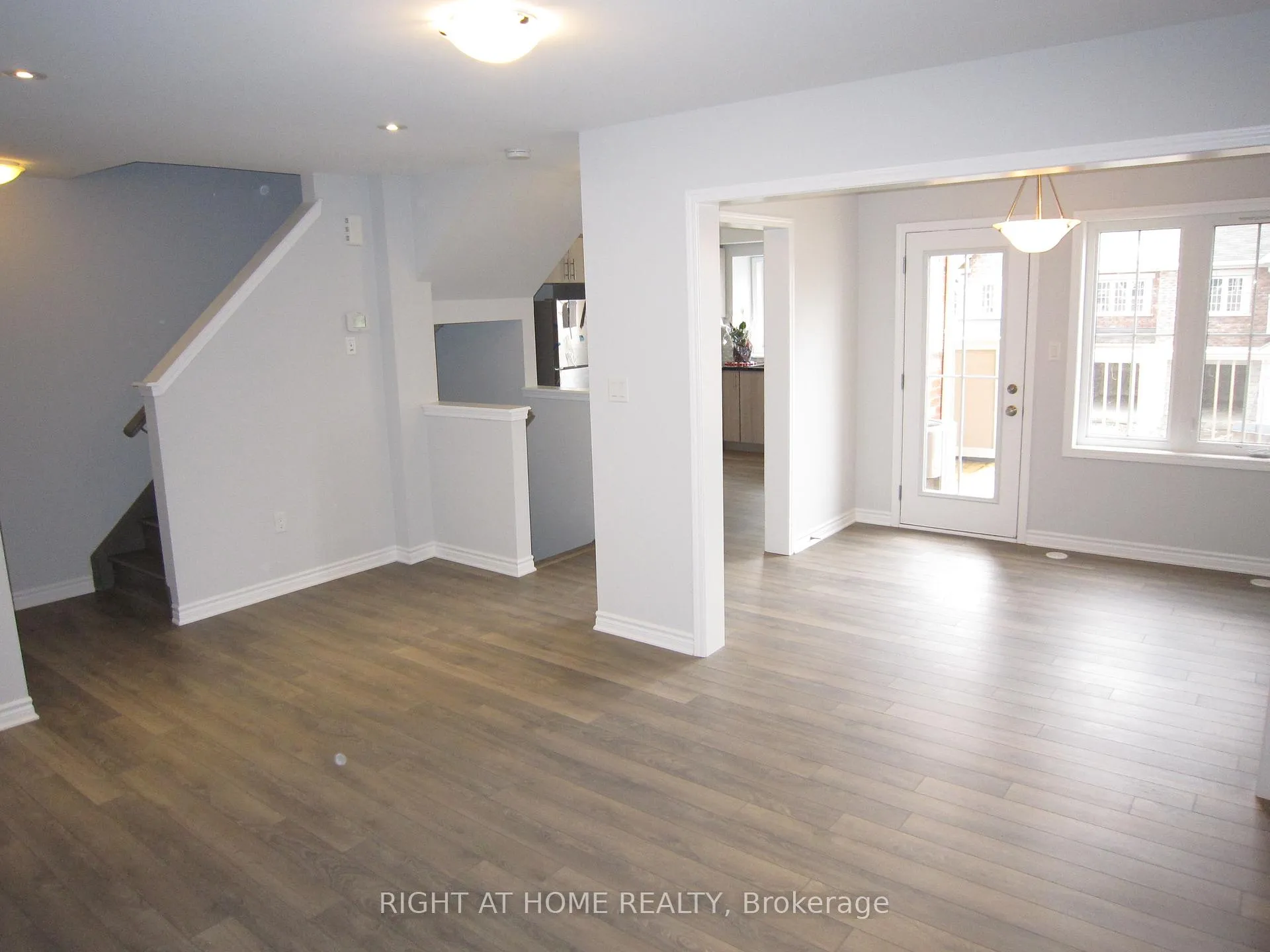 Photo 3 of 89 Payne Crescent, Aurora, Bayview Northeast — HOMEH