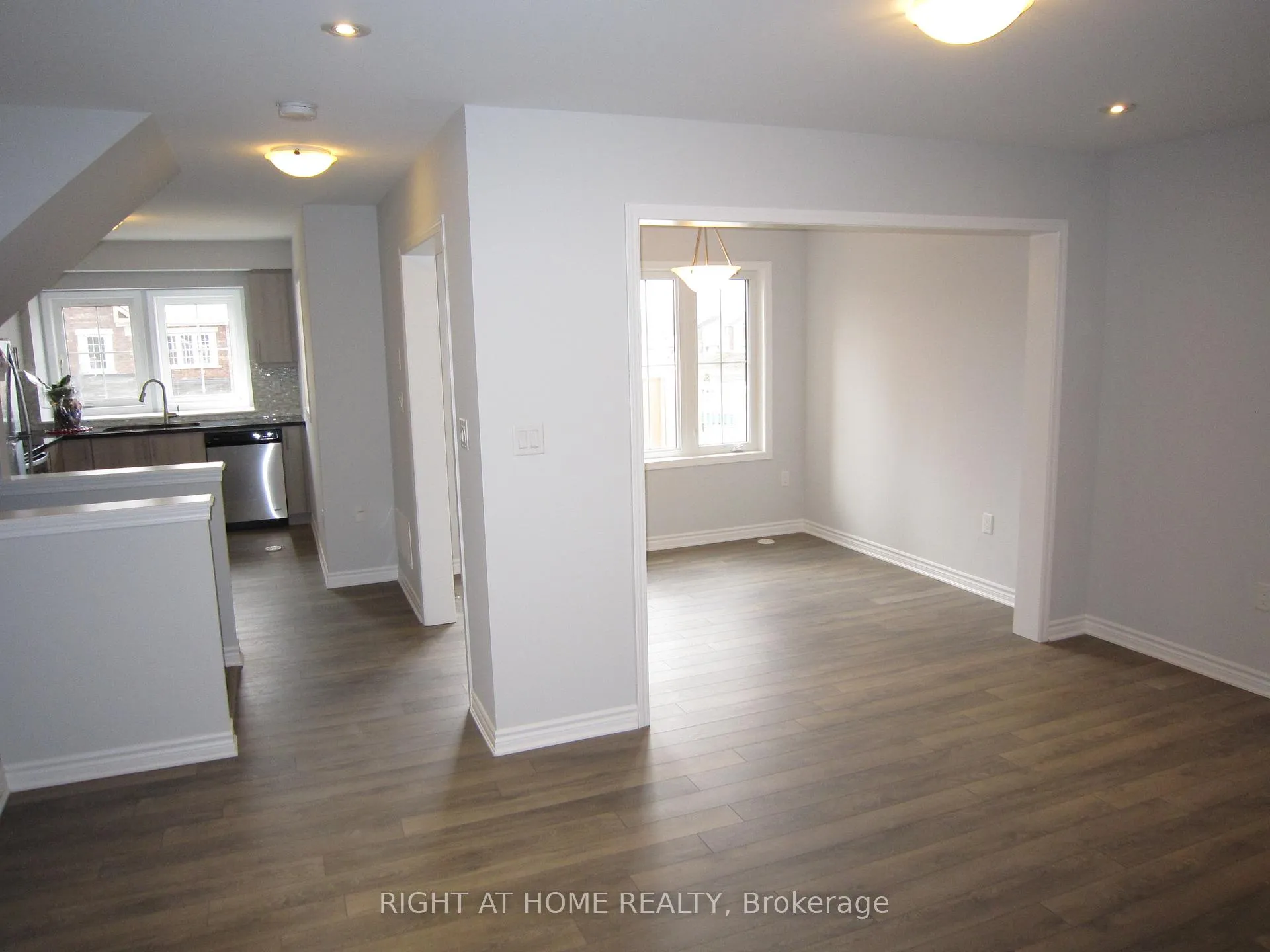 Photo 4 of 89 Payne Crescent, Aurora, Bayview Northeast — HOMEH