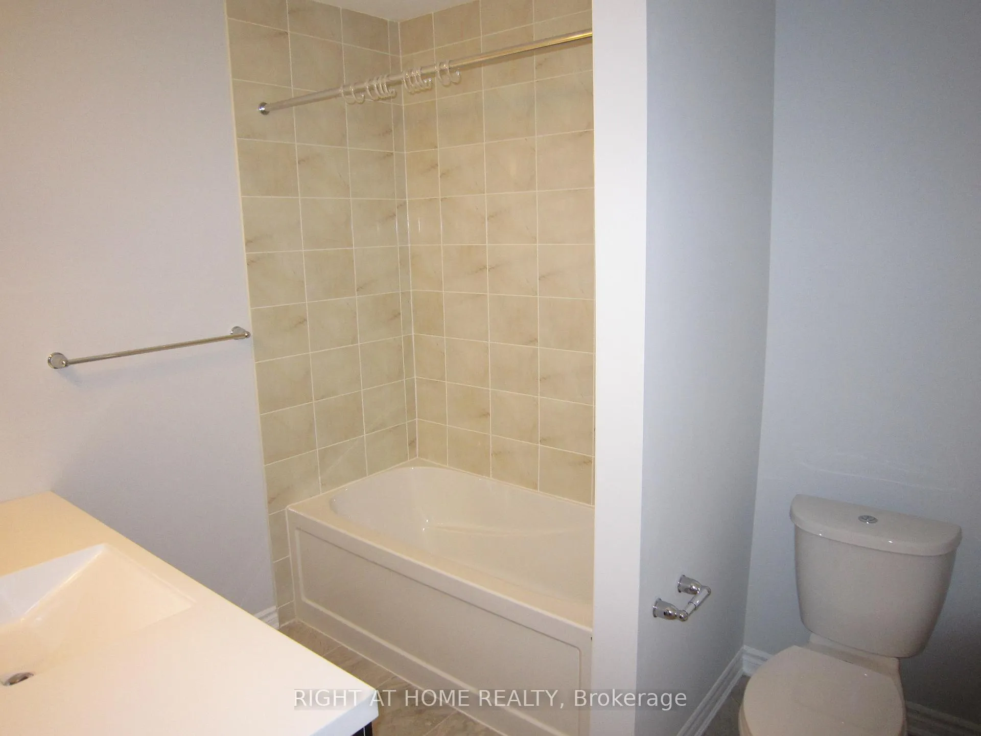 Photo 11 of 89 Payne Crescent, Aurora, Bayview Northeast — HOMEH