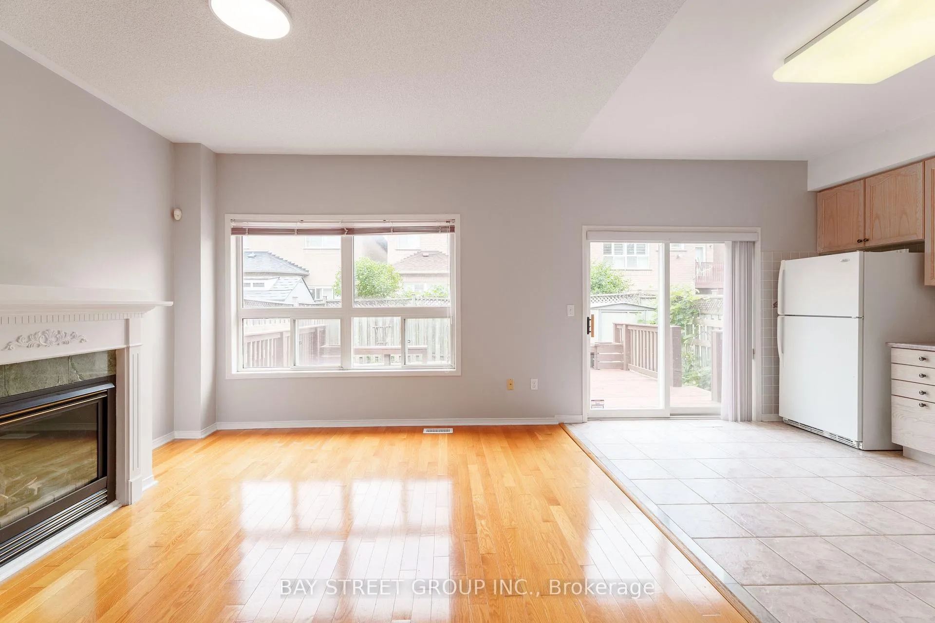 Photo 10 of 5 McCaul Street, Markham, Berczy — HOMEH