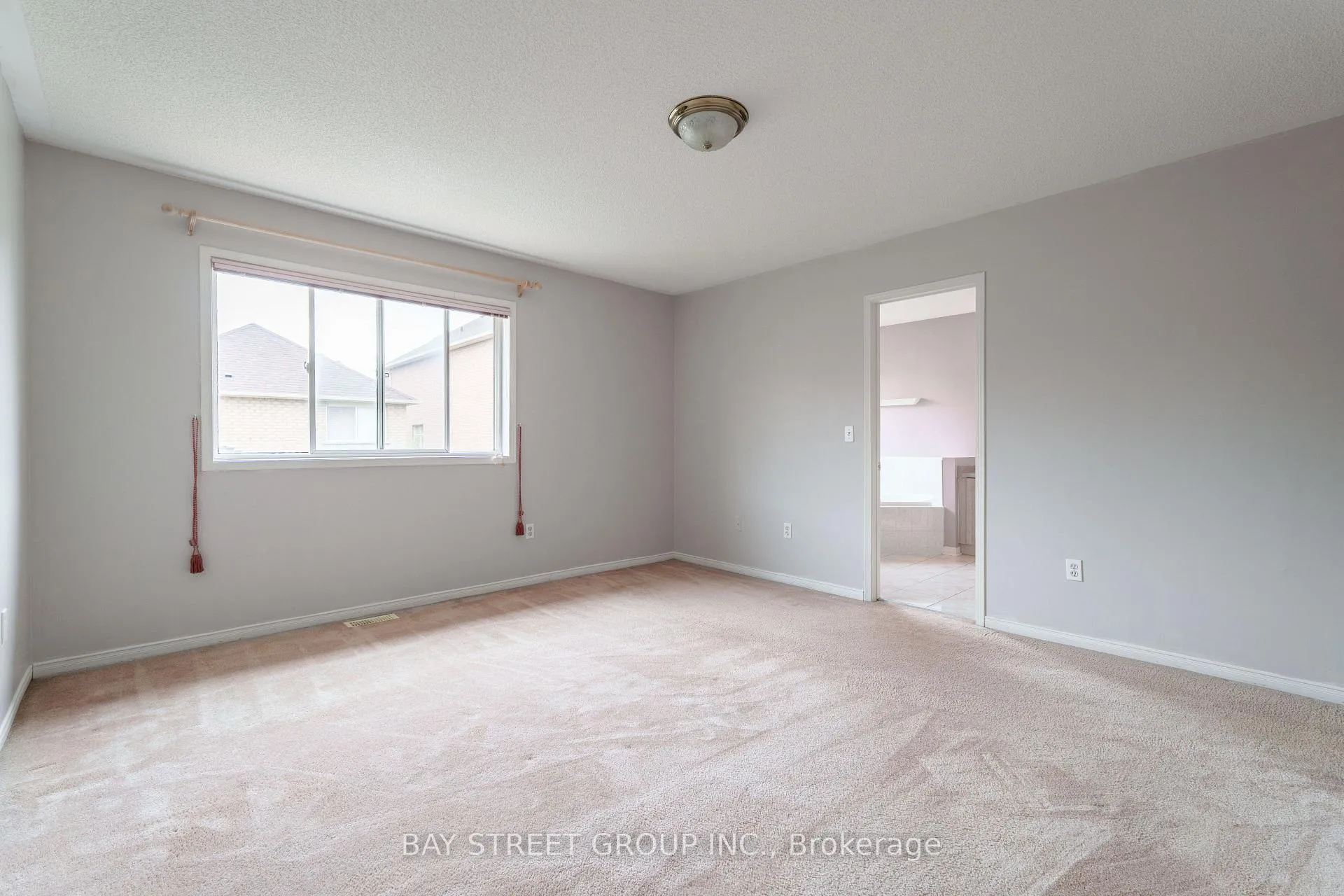 Photo 13 of 5 McCaul Street, Markham, Berczy — HOMEH