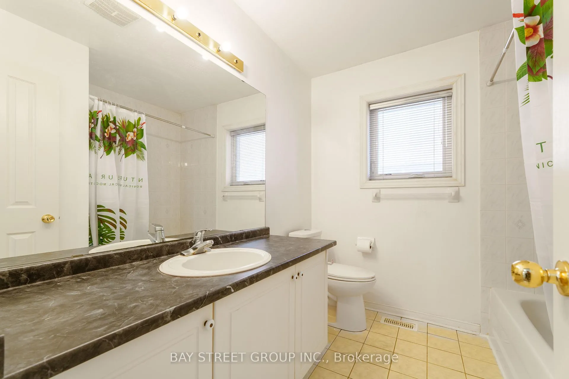 Photo 19 of 5 McCaul Street, Markham, Berczy — HOMEH