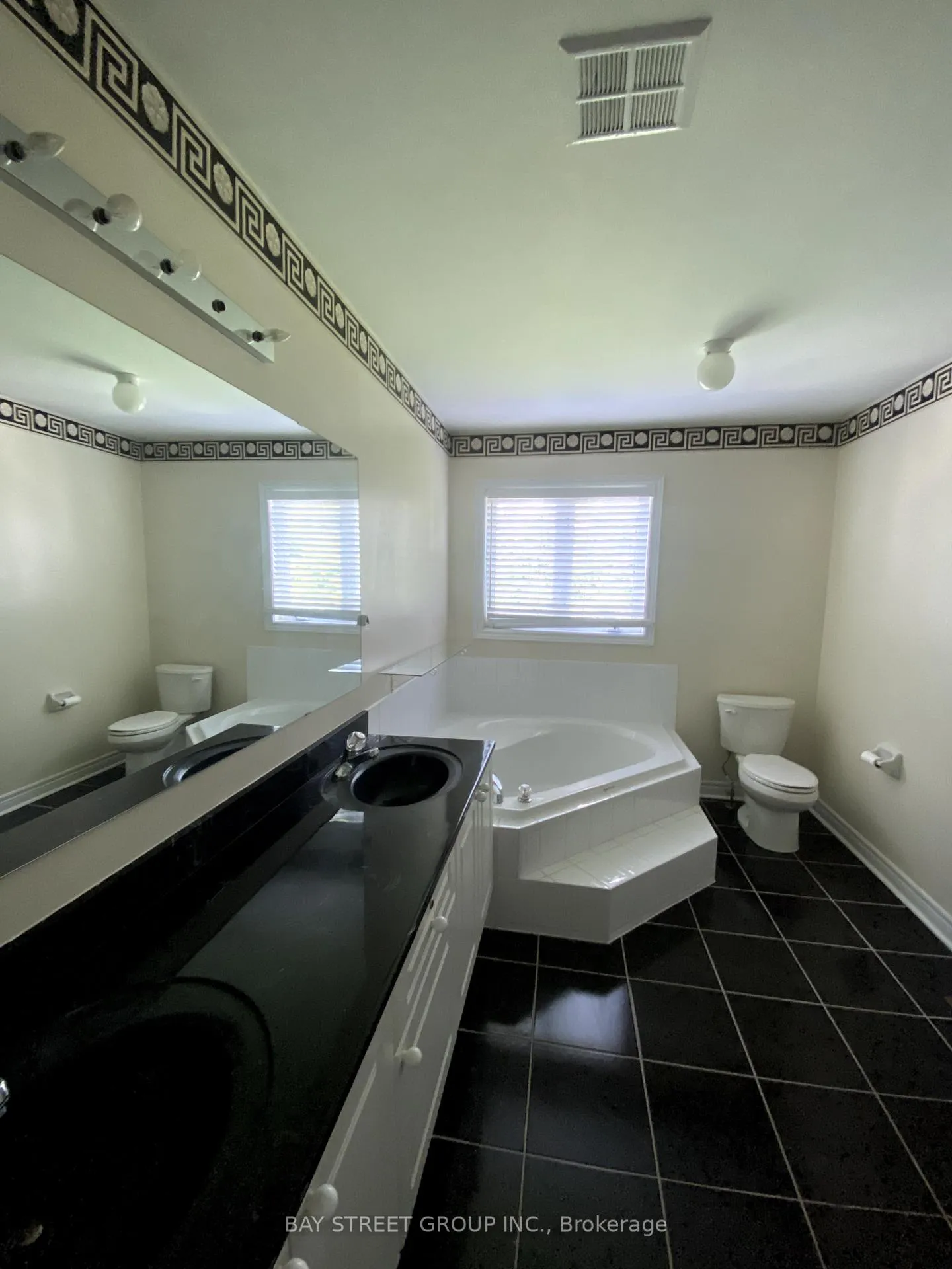 Photo 7 of 116 Leitchcroft Crescent, Markham, Commerce Valley — HOMEH
