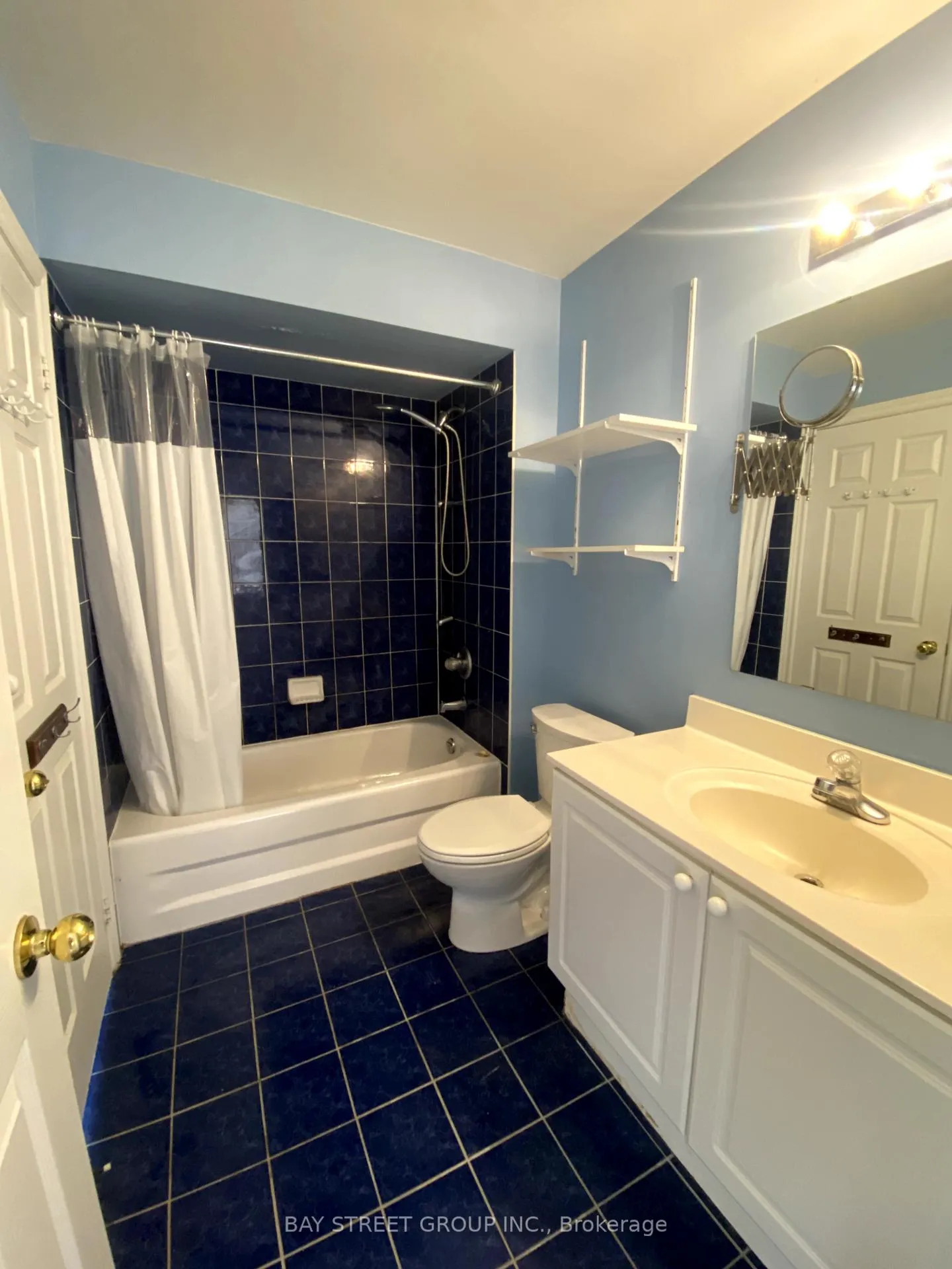 Photo 11 of 116 Leitchcroft Crescent, Markham, Commerce Valley — HOMEH