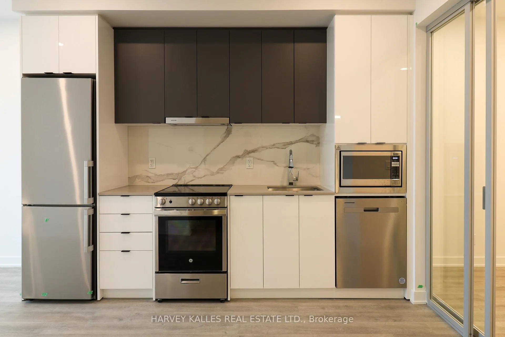 Photo 2 of Unit 730, 50 Upper Mall Way, Vaughan, Brownridge — HOMEH