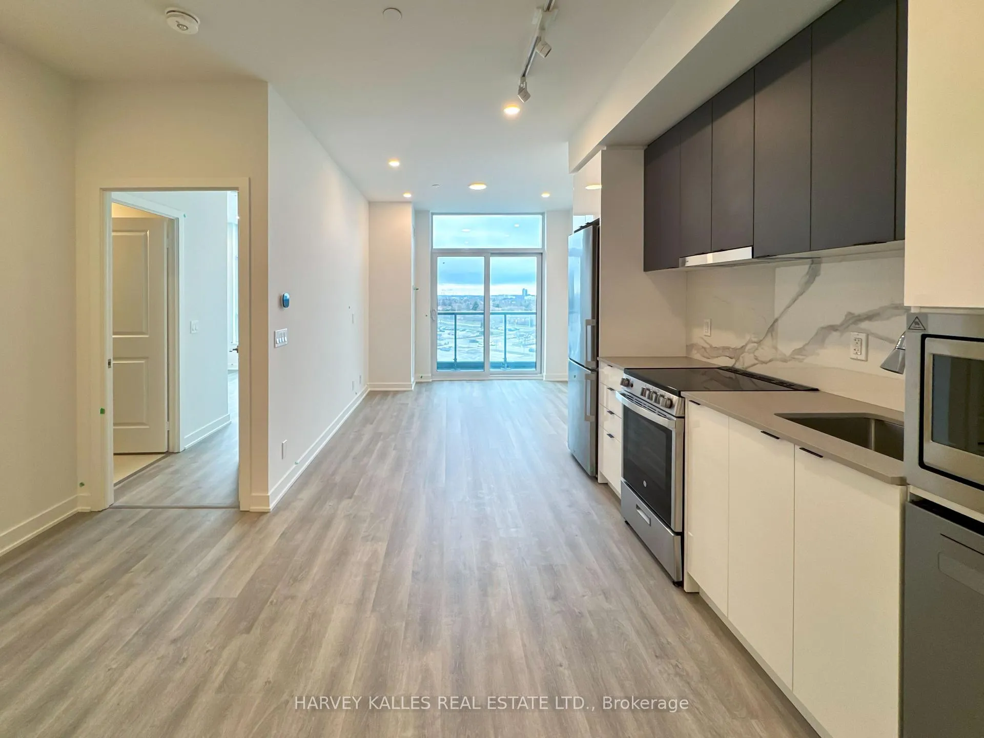 Photo 3 of Unit 730, 50 Upper Mall Way, Vaughan, Brownridge — HOMEH