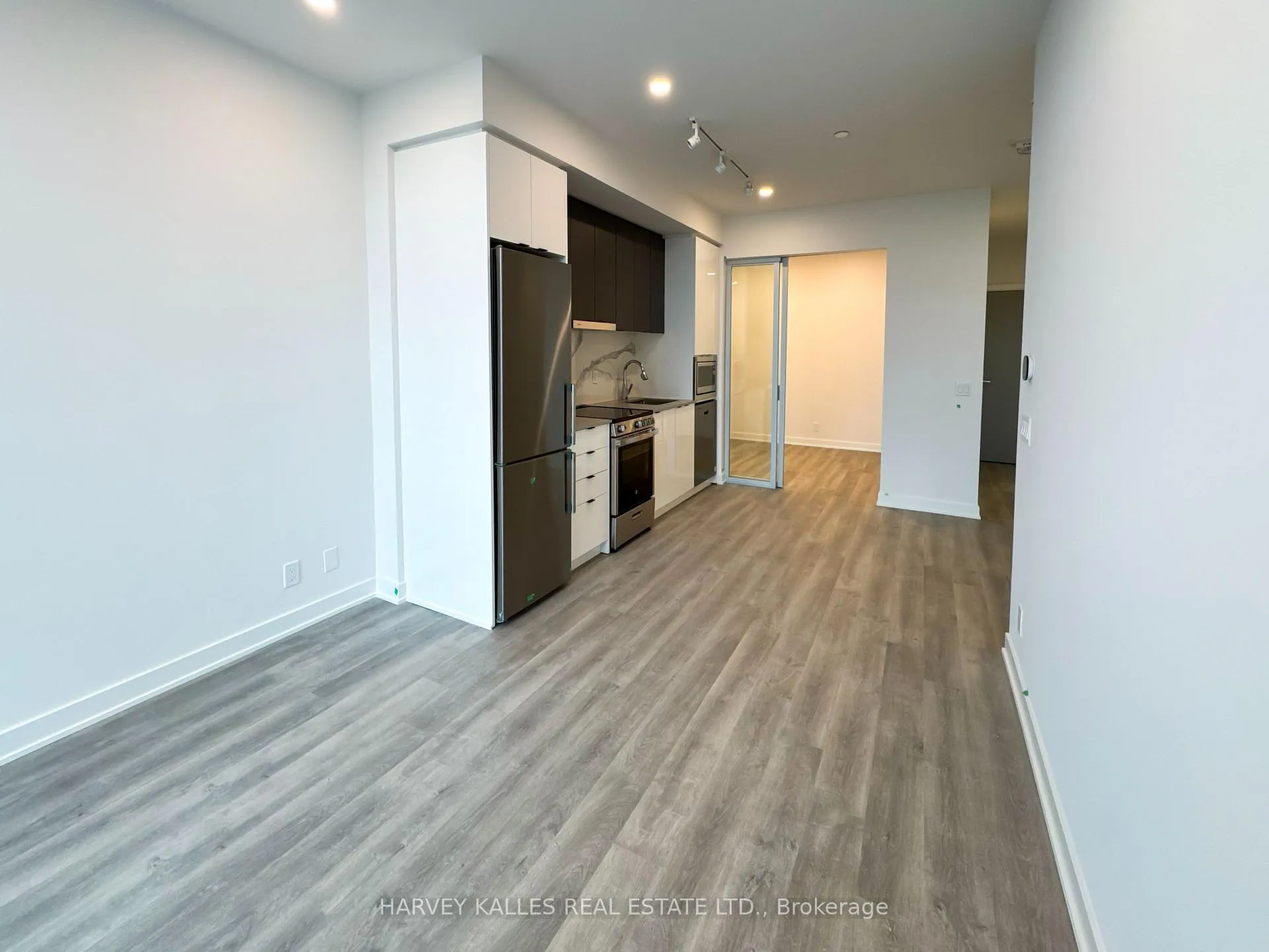 Photo 6 of Unit 730, 50 Upper Mall Way, Vaughan, Brownridge — HOMEH