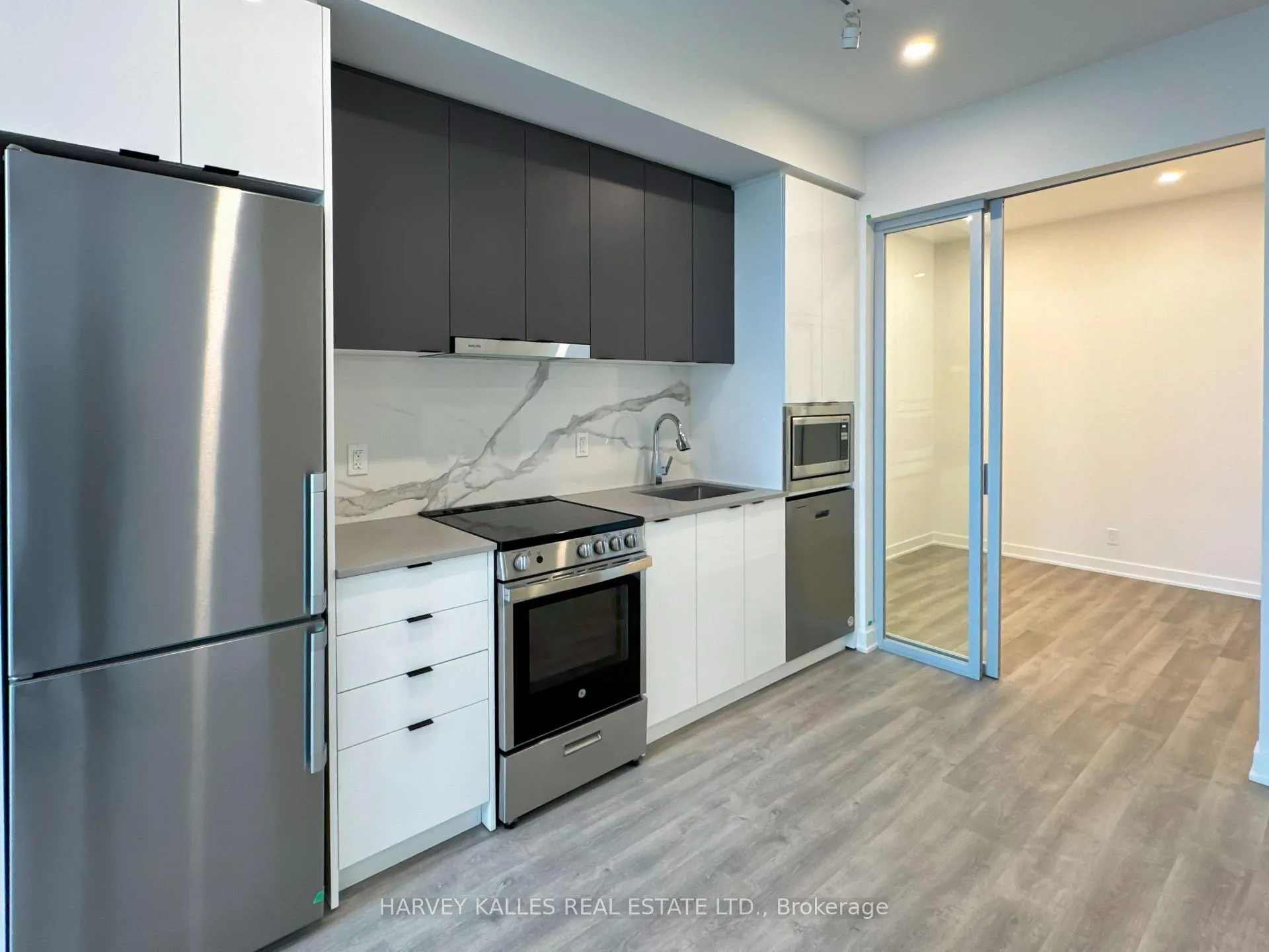 Photo 7 of Unit 730, 50 Upper Mall Way, Vaughan, Brownridge — HOMEH