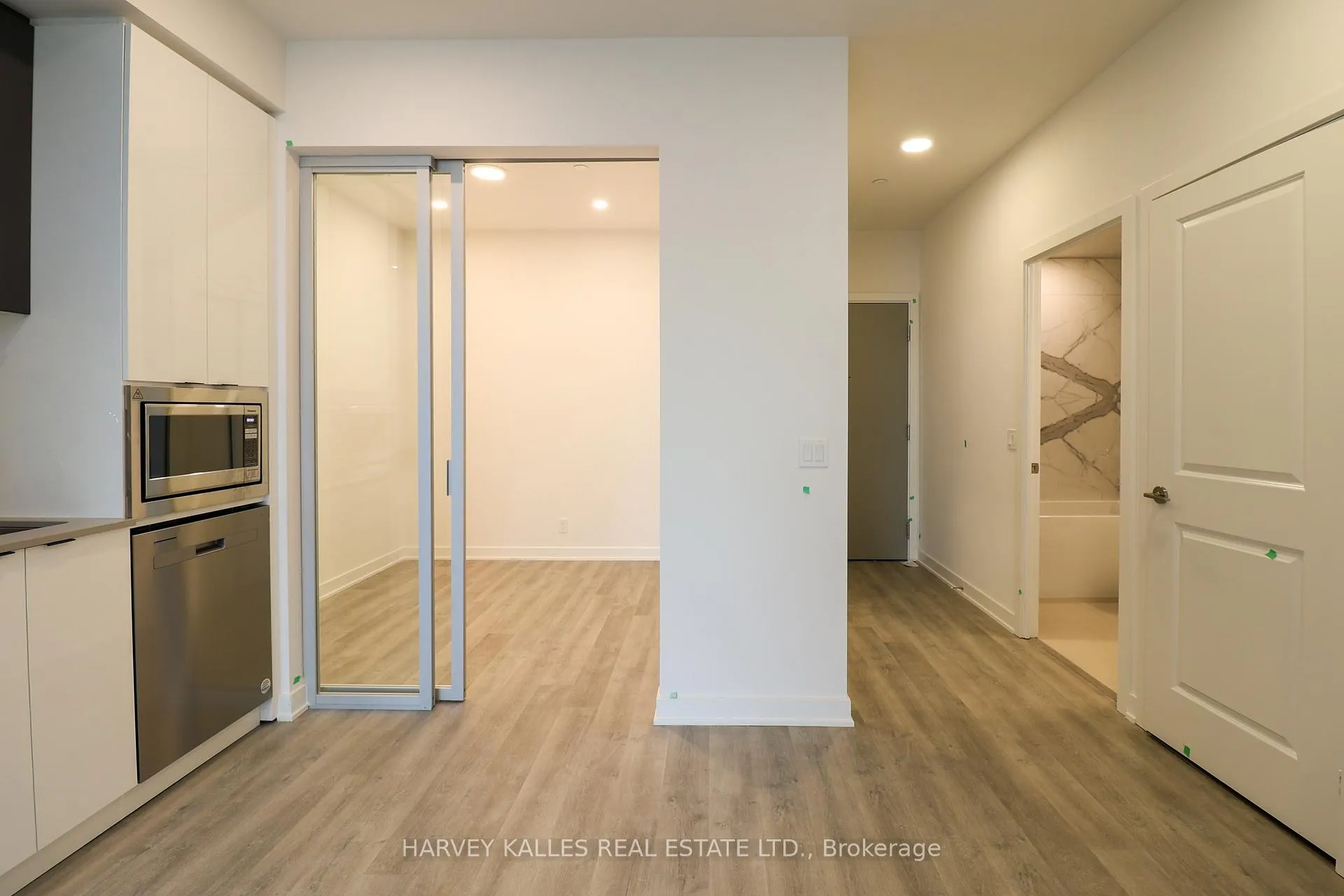 Photo 8 of Unit 730, 50 Upper Mall Way, Vaughan, Brownridge — HOMEH