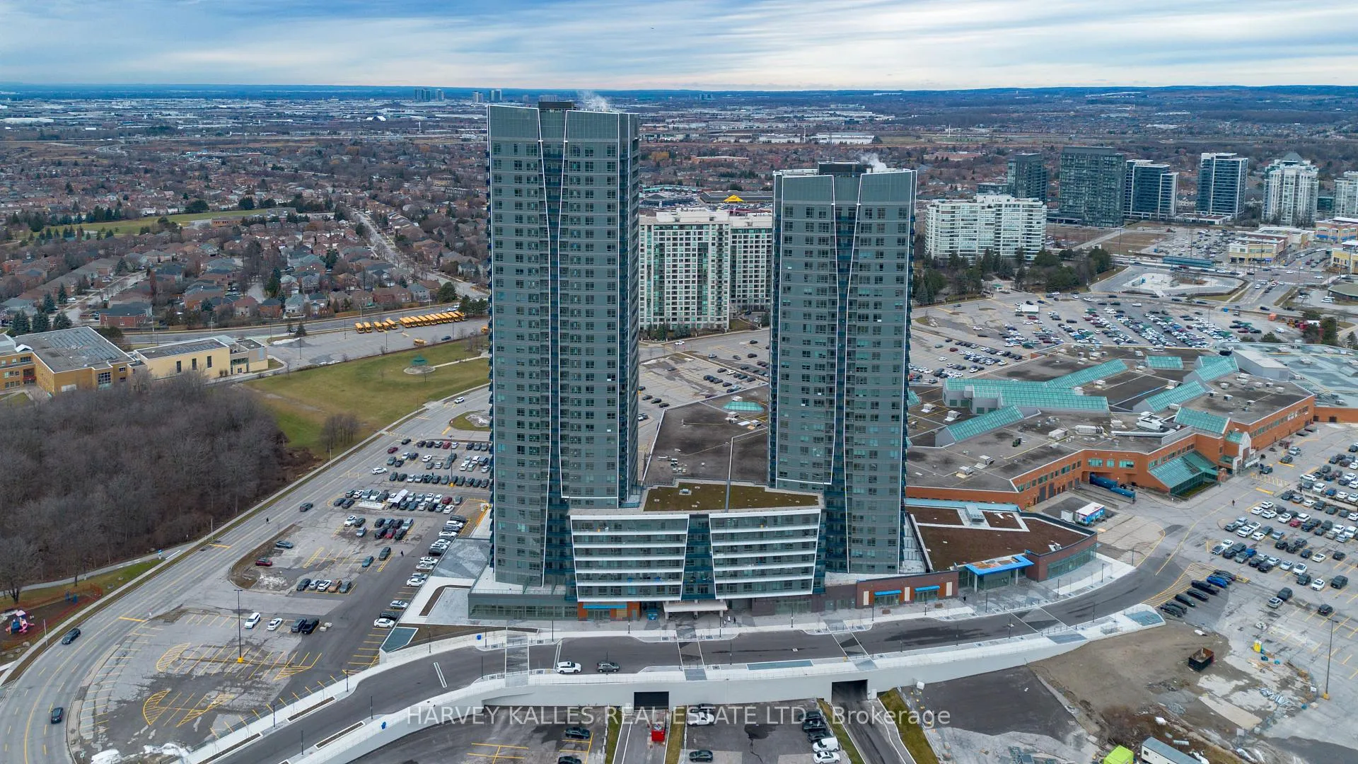 Photo 13 of Unit 730, 50 Upper Mall Way, Vaughan, Brownridge — HOMEH
