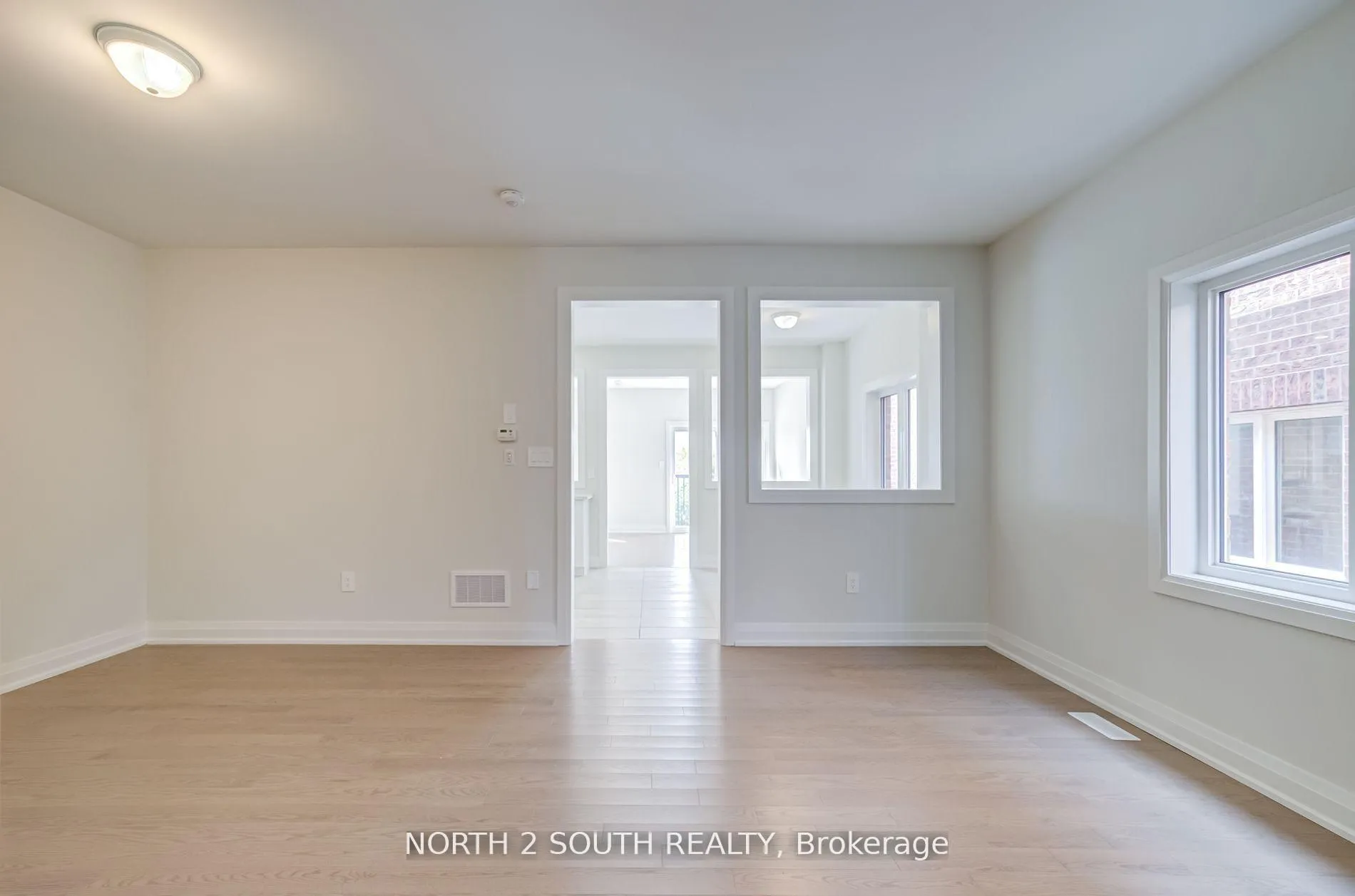 Photo 4 of 12 Virro Court, Vaughan, West Woodbridge — HOMEH