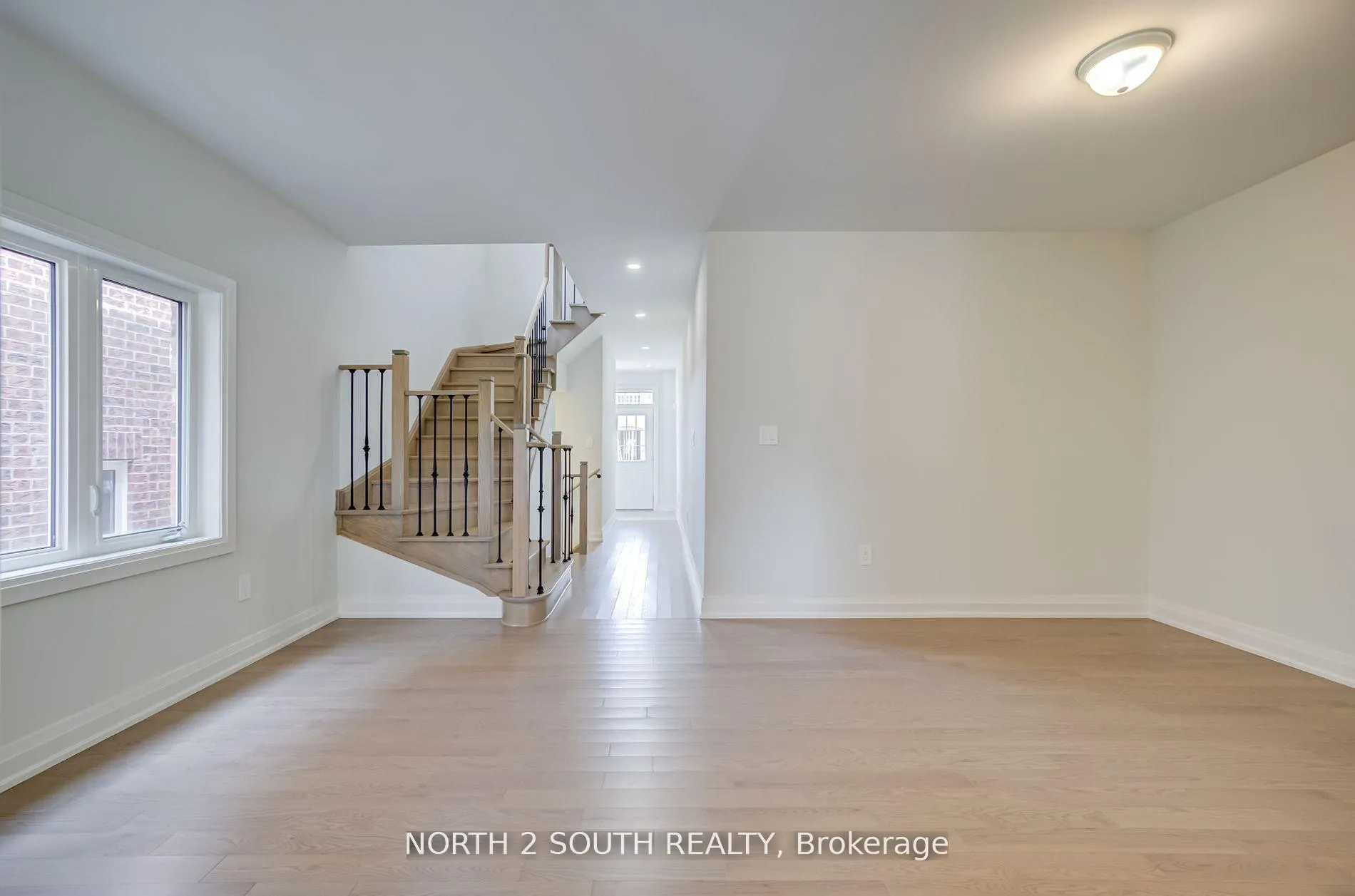 Photo 7 of 12 Virro Court, Vaughan, West Woodbridge — HOMEH