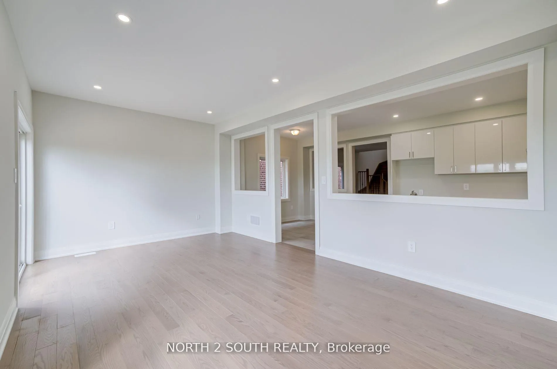 Photo 13 of 12 Virro Court, Vaughan, West Woodbridge — HOMEH