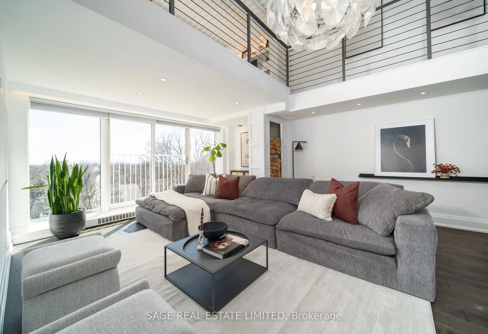 Photo 3 of Unit 7, 517 Kingston Road, Toronto, The Beaches — HOMEH