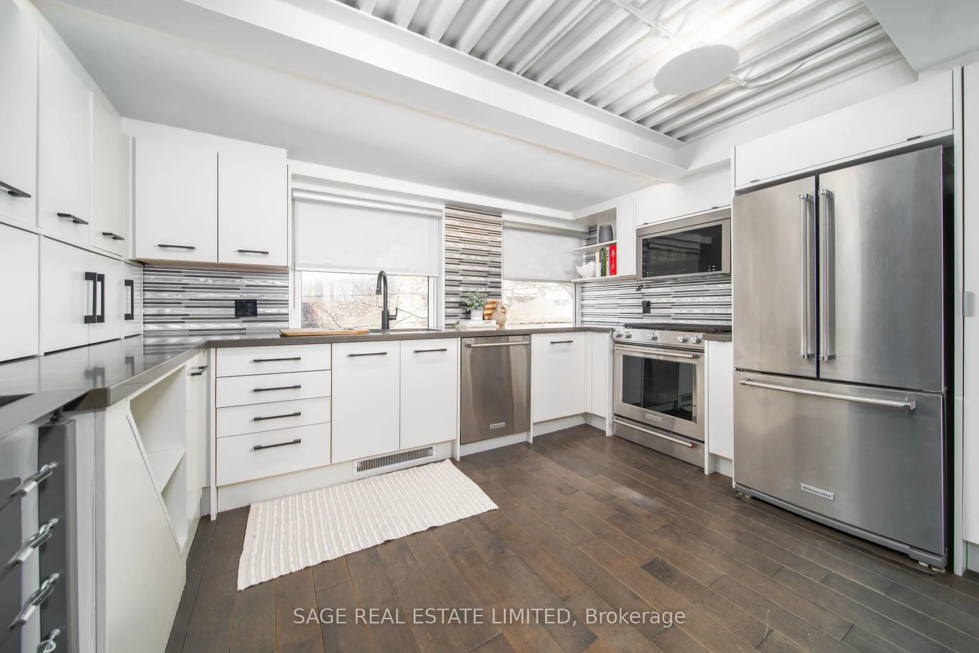 Photo 5 of Unit 7, 517 Kingston Road, Toronto, The Beaches — HOMEH