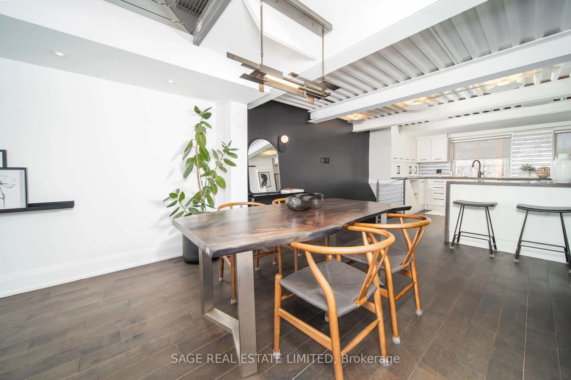 Photo 7 of Unit 7, 517 Kingston Road, Toronto, The Beaches — HOMEH