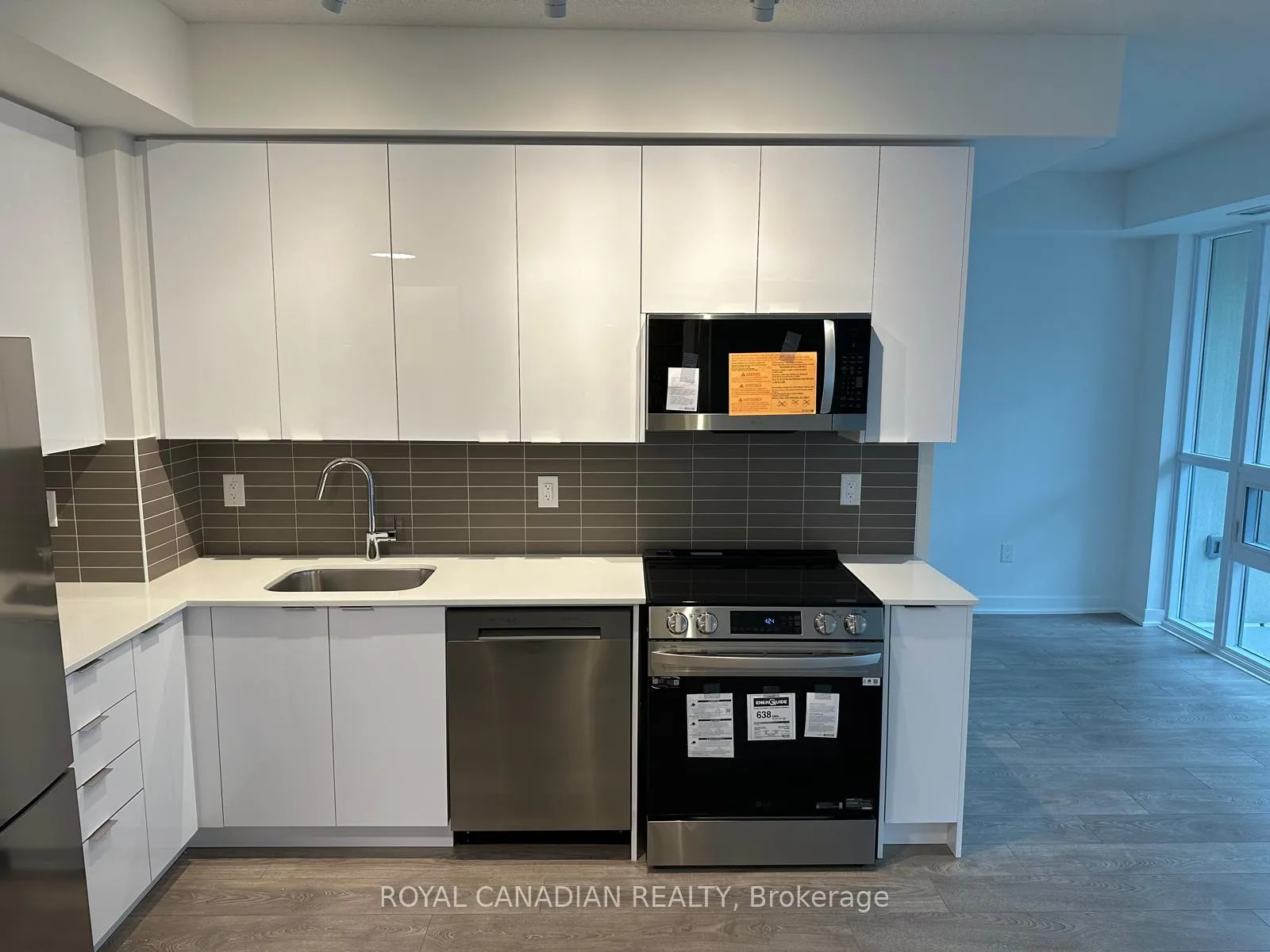 Photo 9 of Unit 1010, 195 Commerce Street, Vaughan, Vaughan Corporate Centre — HOMEH