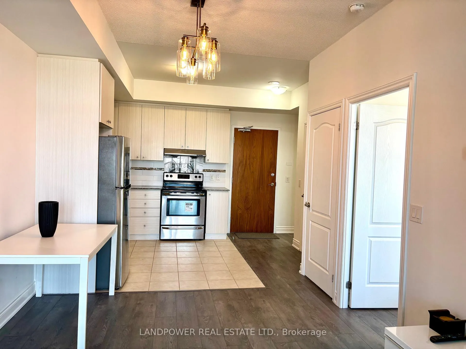 Photo 4 of Unit 903, 8323 Kennedy Road, Markham, Village Green-South Unionville — HOMEH