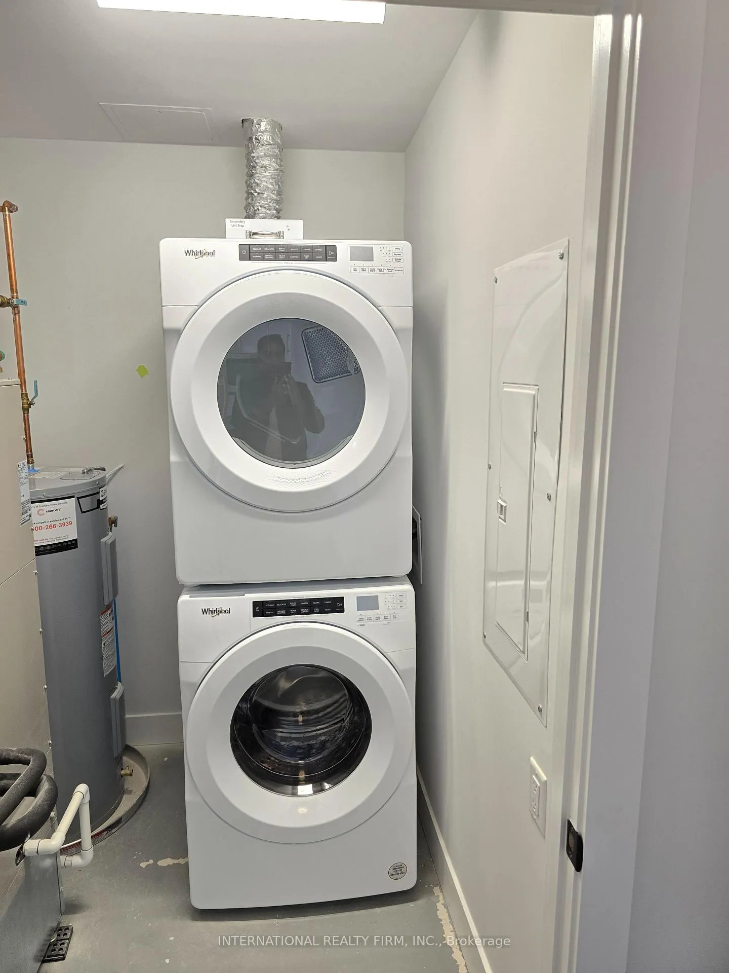 Photo 7 of Unit 602, 1000 Lackner Place, Kitchener — HOMEH
