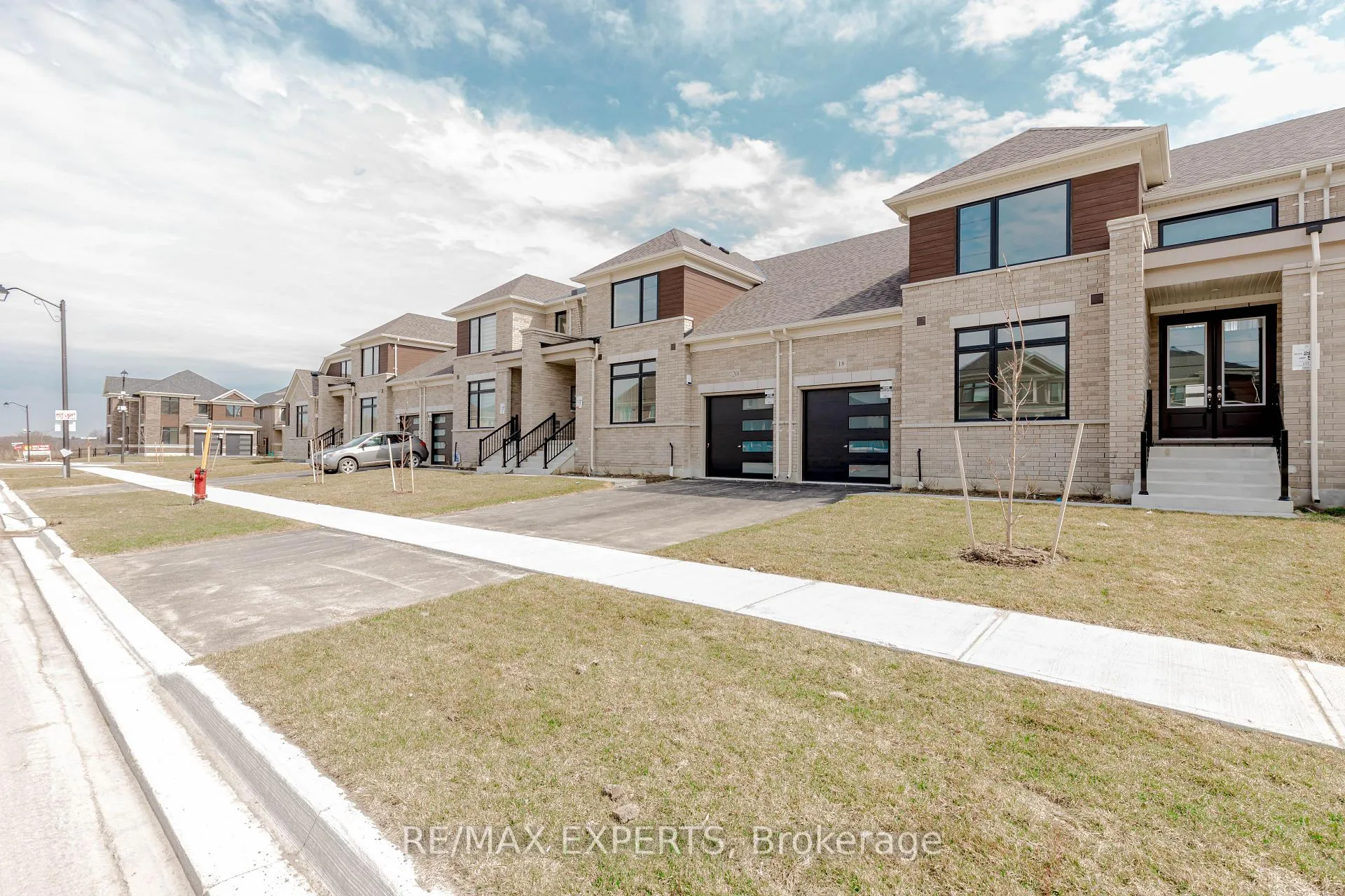 Photo 2 of 18 Mayapple Street, Adjala-Tosorontio, Colgan — HOMEH