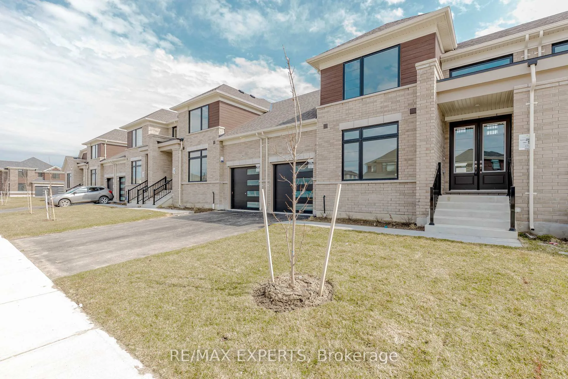 Photo 4 of 18 Mayapple Street, Adjala-Tosorontio, Colgan — HOMEH