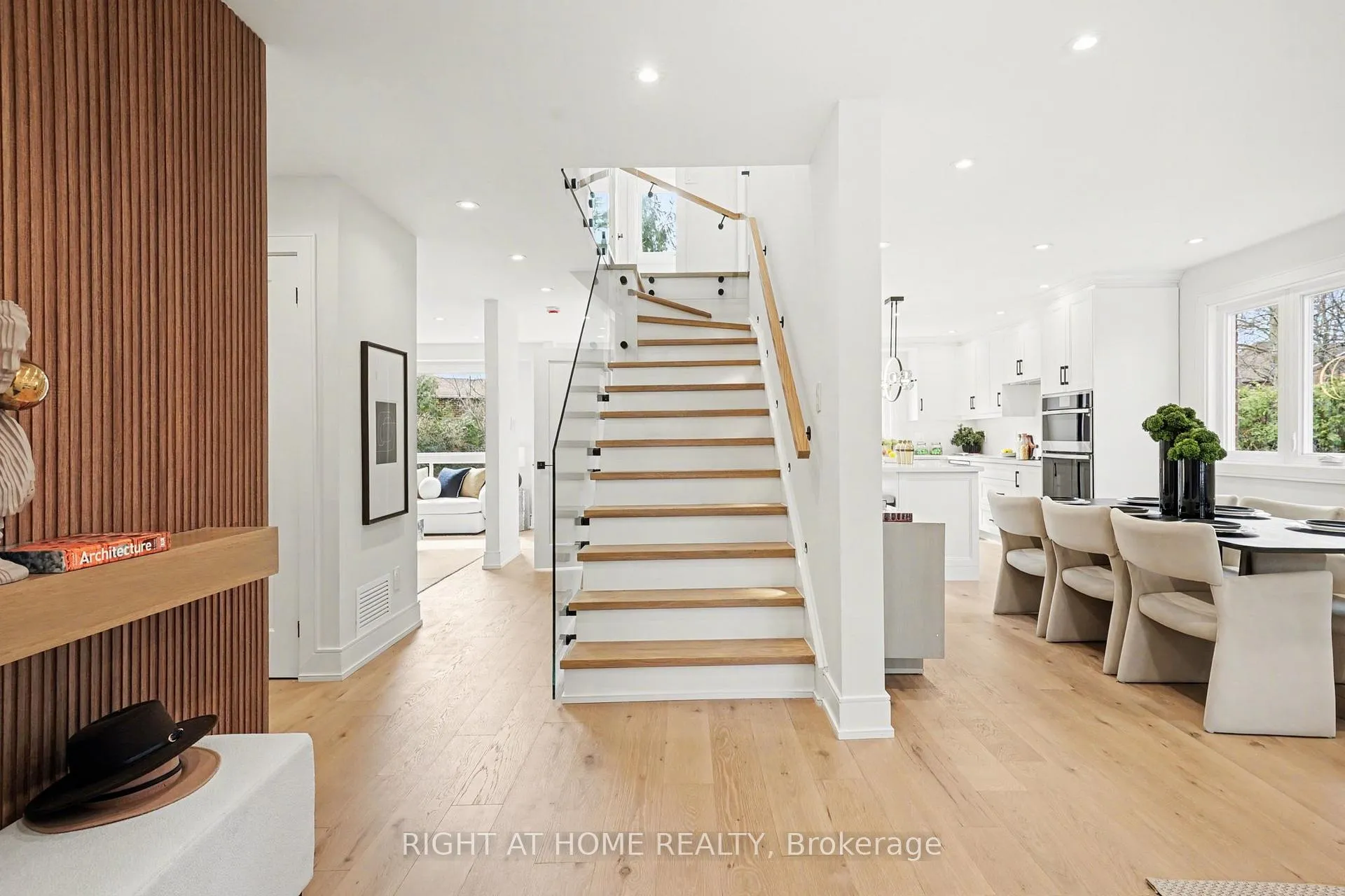 Photo 3 of 19 Lang Road, Markham, Thornlea — HOMEH
