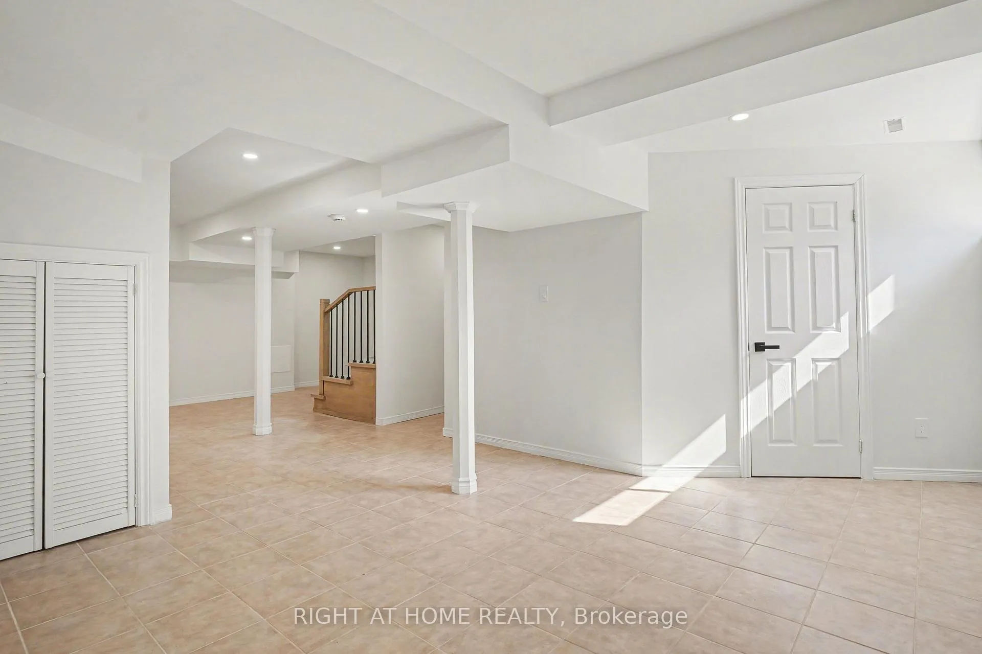 Photo 29 of 19 Lang Road, Markham, Thornlea — HOMEH