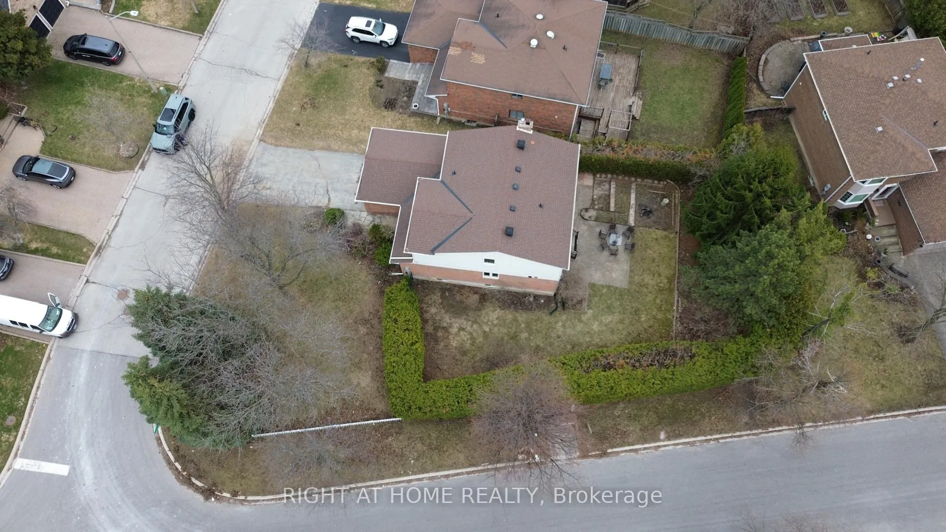 Photo 37 of 19 Lang Road, Markham, Thornlea — HOMEH
