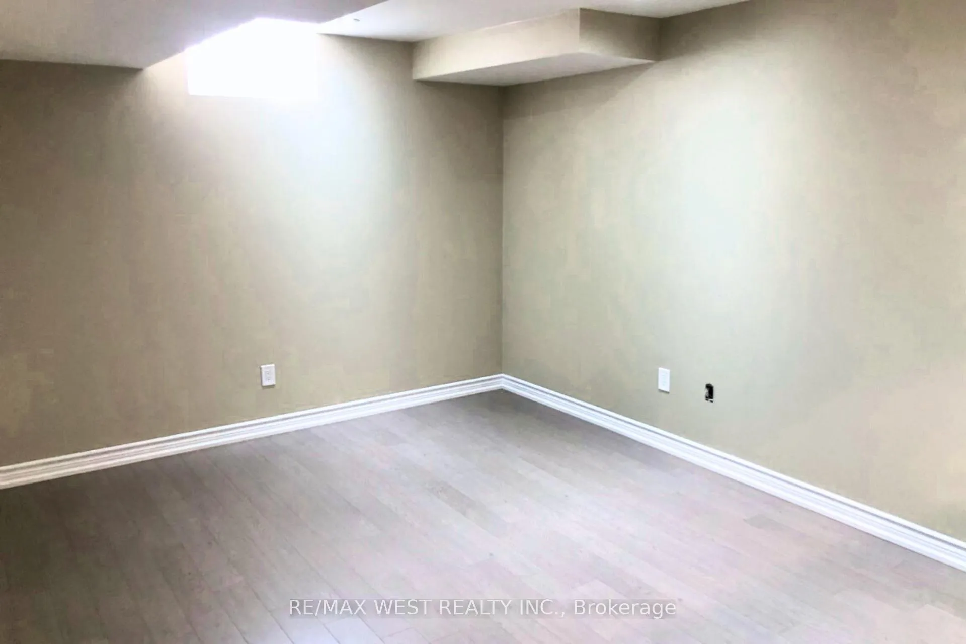 Photo 10 of Unit BSMT, 26 Corner Brook Crescent, Vaughan, Vellore Village — HOMEH
