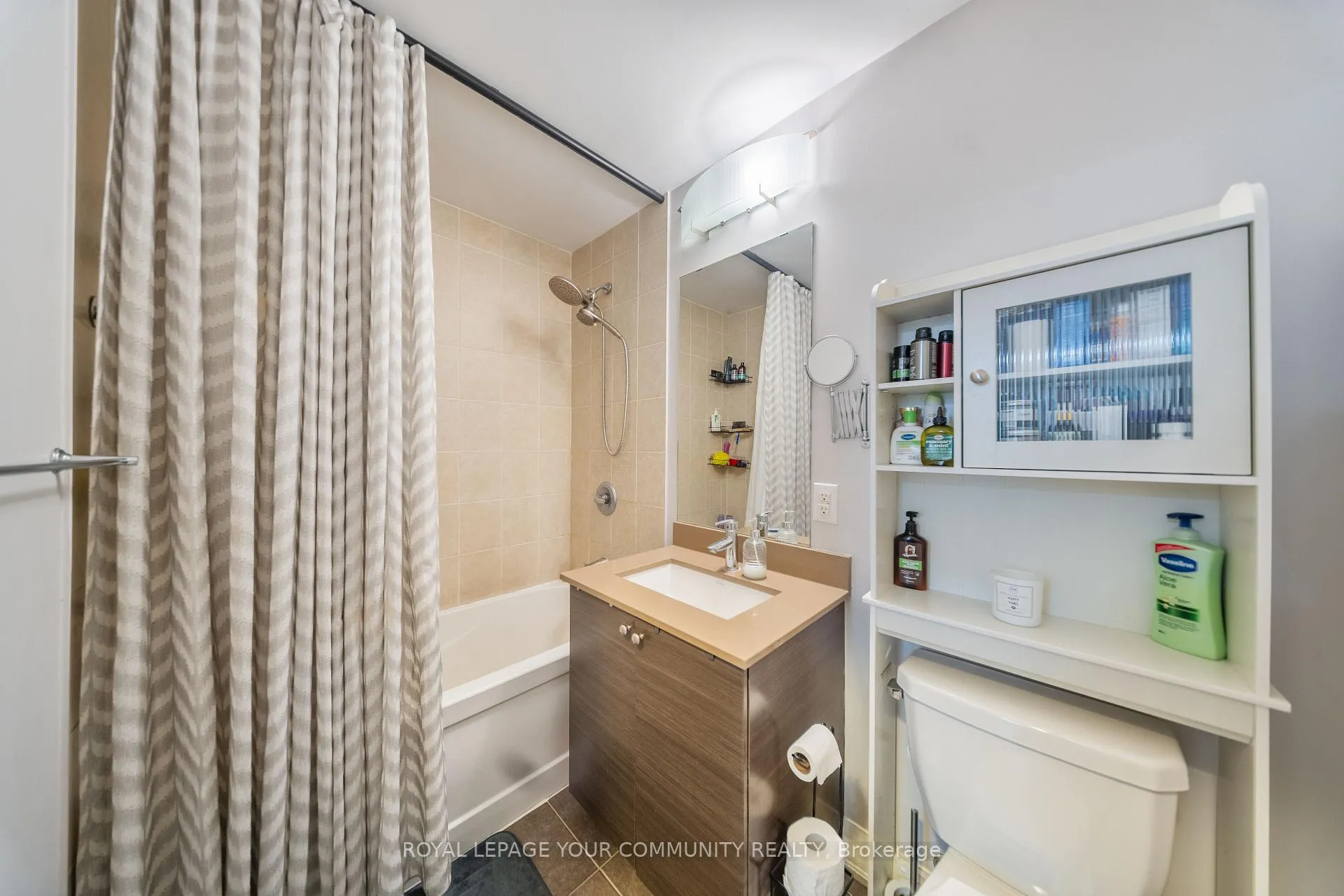 Photo 25 of Unit 201, 4700 Highway 7 Road, Vaughan, West Woodbridge — HOMEH