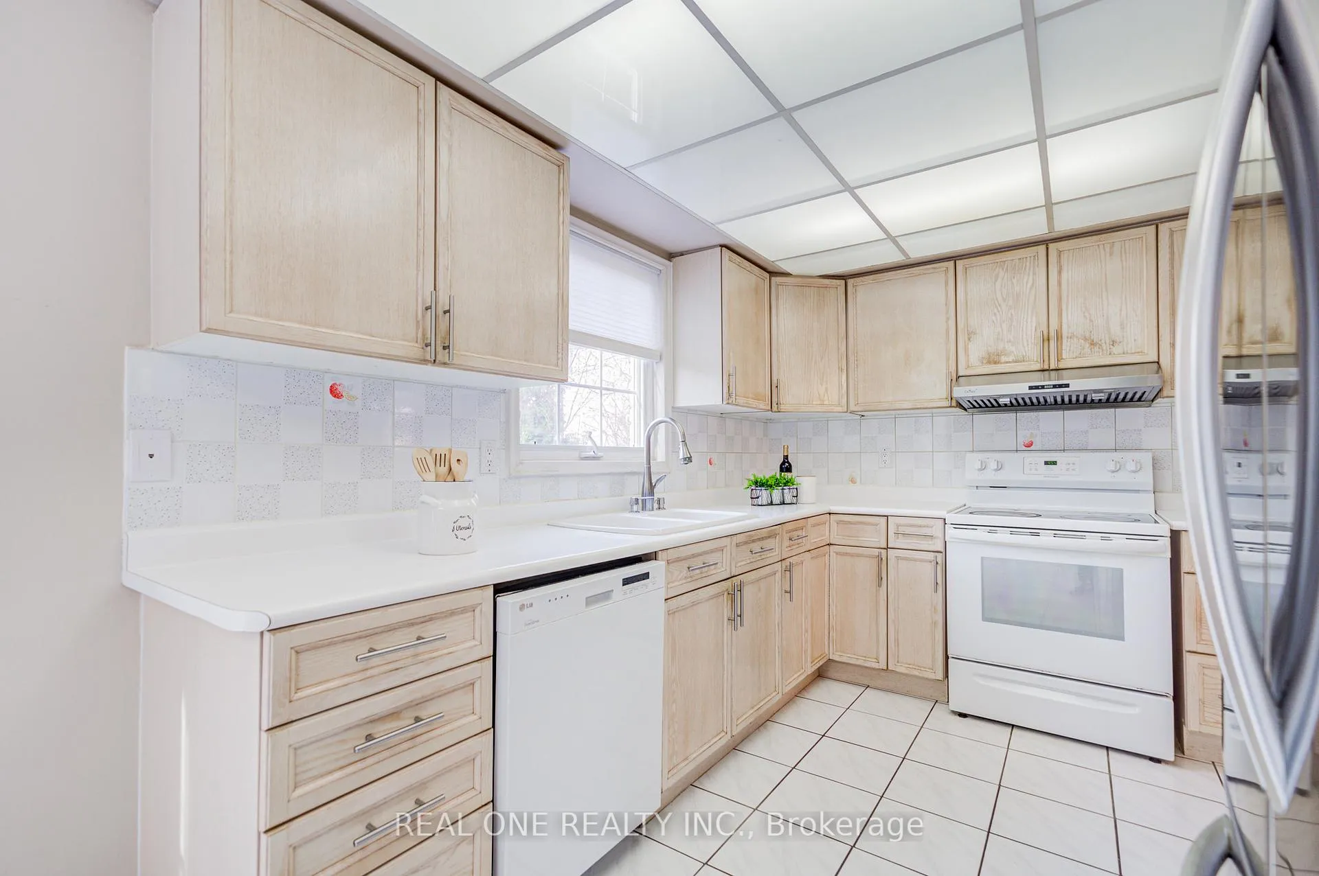 Photo 18 of 31 Coulter's Mill Gate, Vaughan, Brownridge — HOMEH
