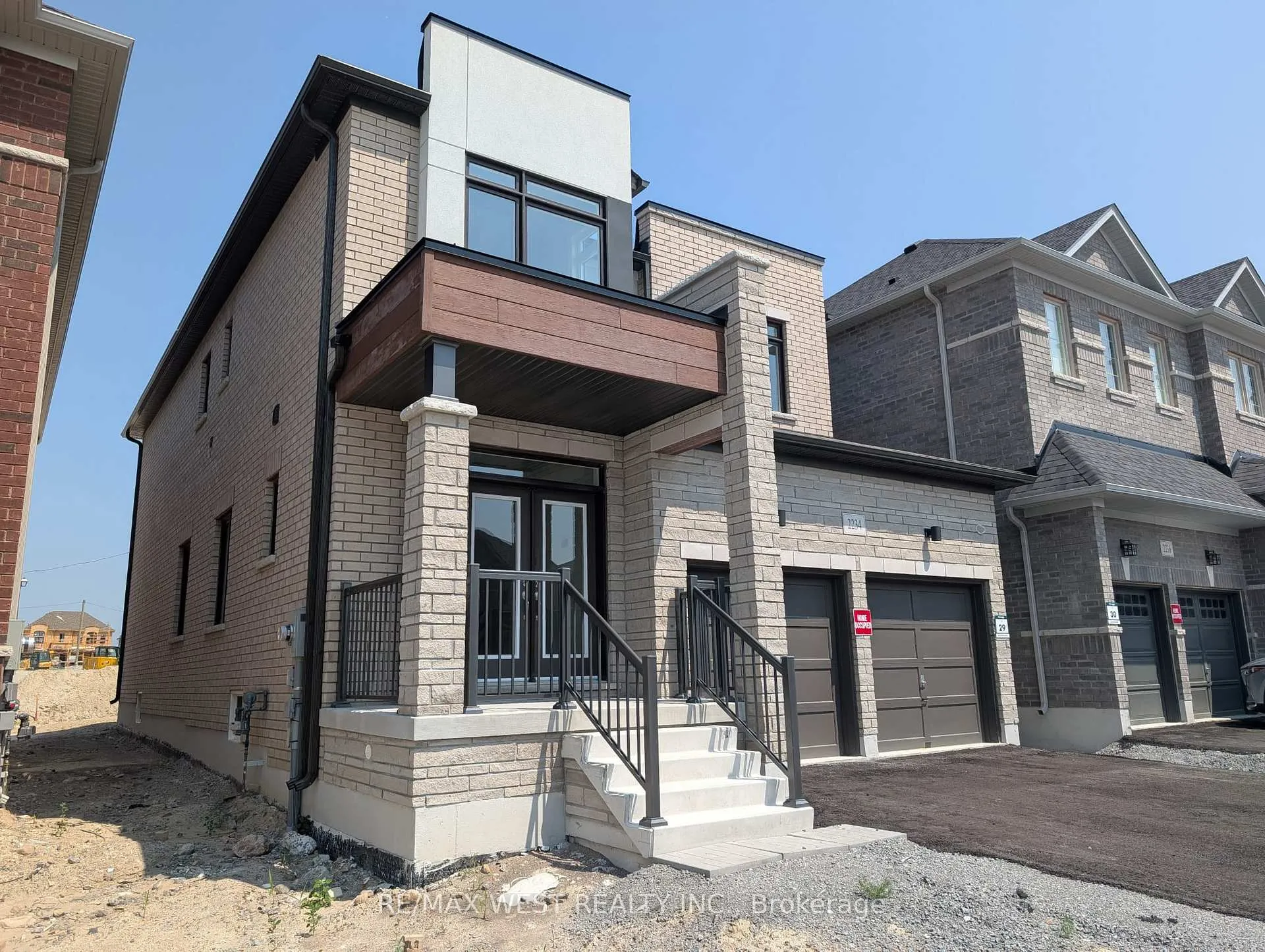 Photo 3 of 2234 Crystal Drive, Oshawa, Kedron — HOMEH