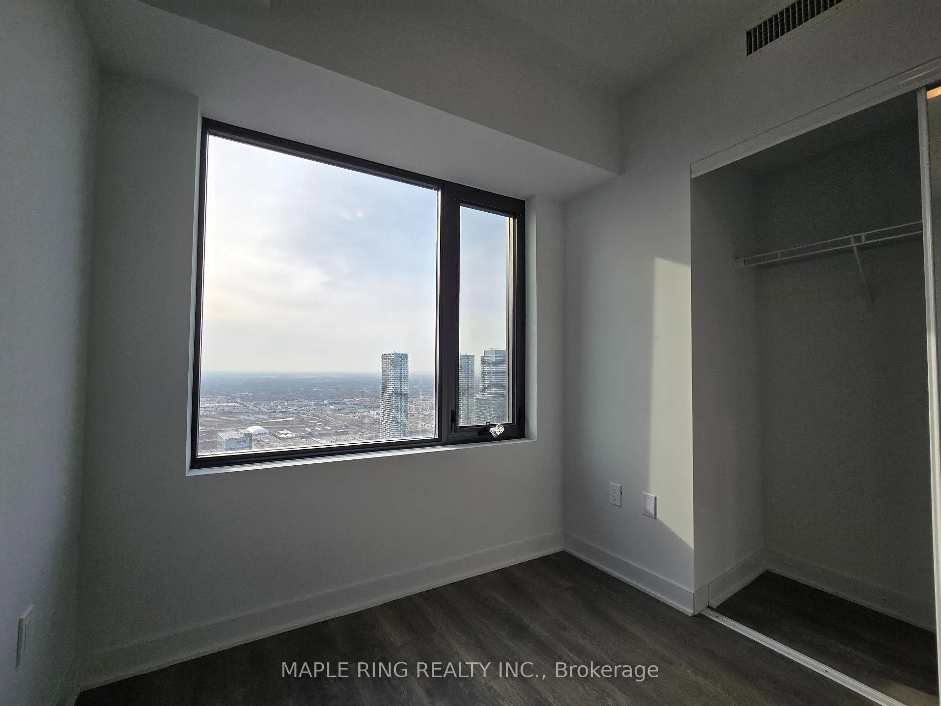 Photo 4 of Unit 4904, 2920 Highway 7 Road, Vaughan, Concord — HOMEH