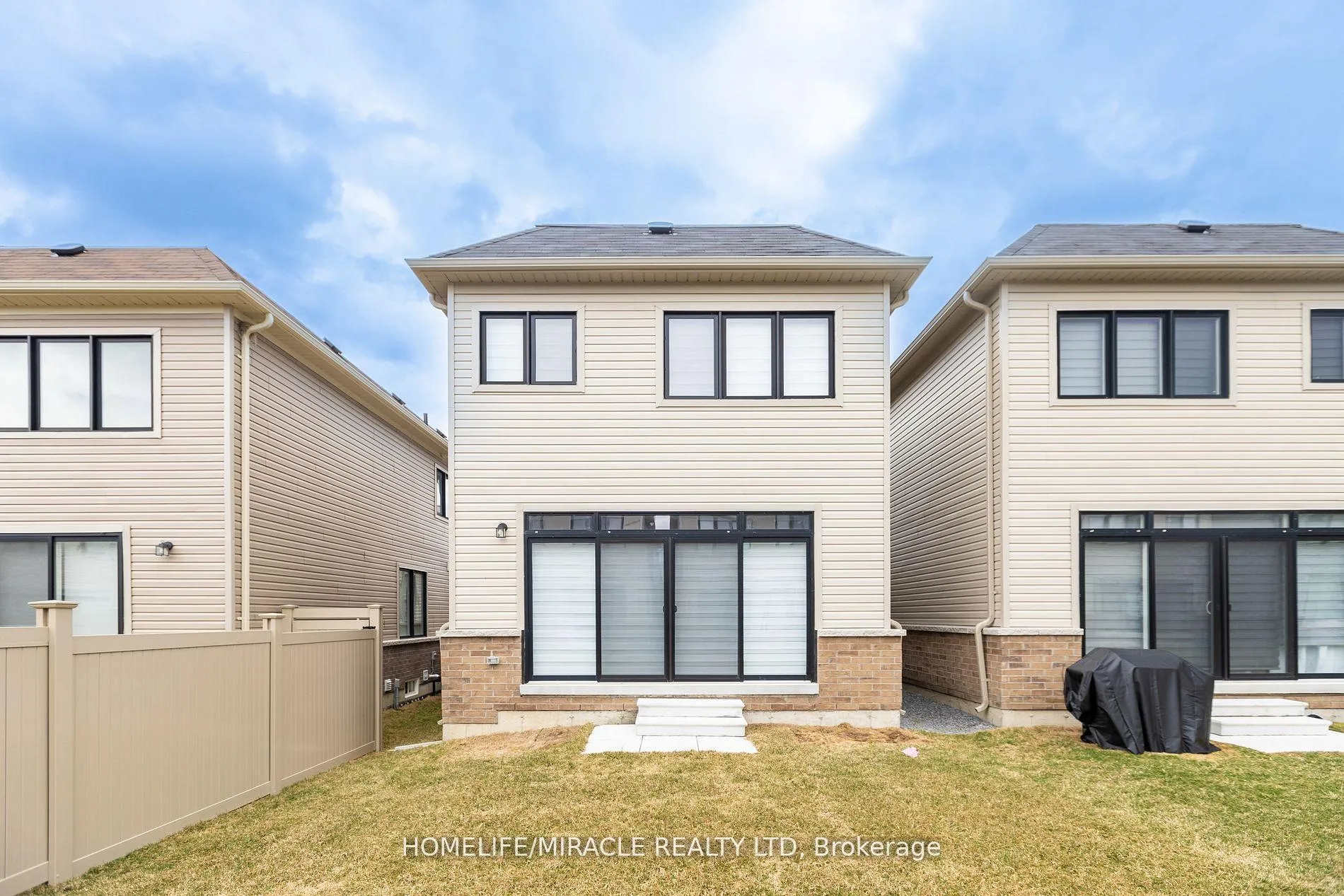 Photo 3 of Unit bsmt, 30 Clipper Lane, Clarington, Bowmanville — HOMEH