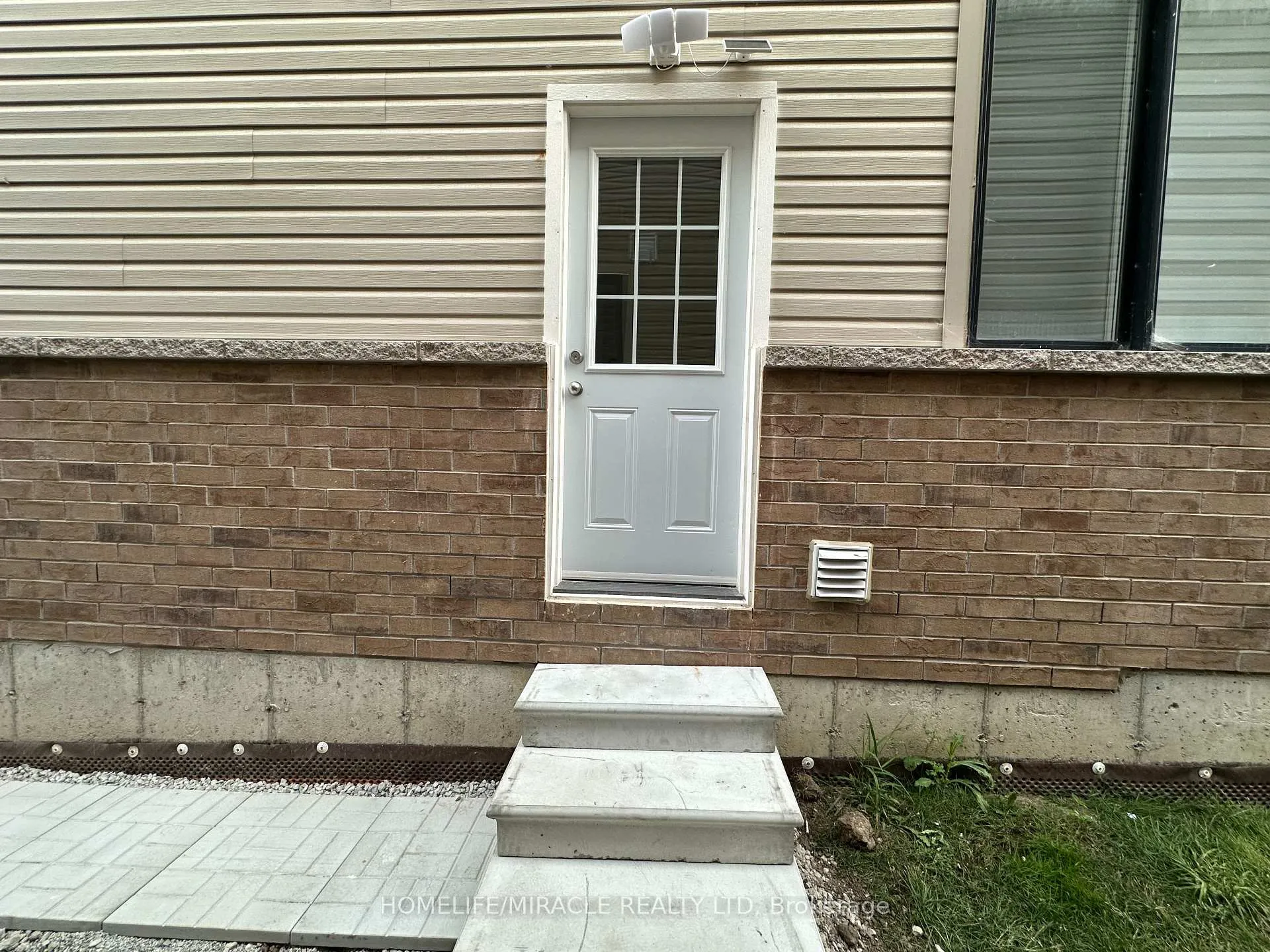 Photo 5 of Unit bsmt, 30 Clipper Lane, Clarington, Bowmanville — HOMEH