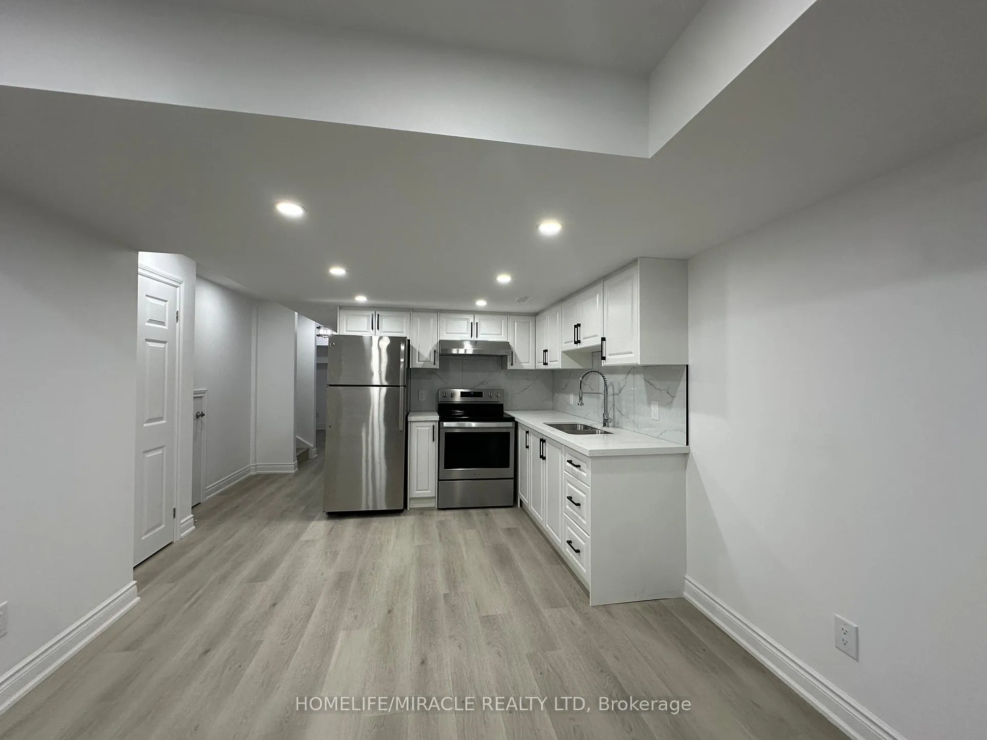 Photo 10 of Unit bsmt, 30 Clipper Lane, Clarington, Bowmanville — HOMEH