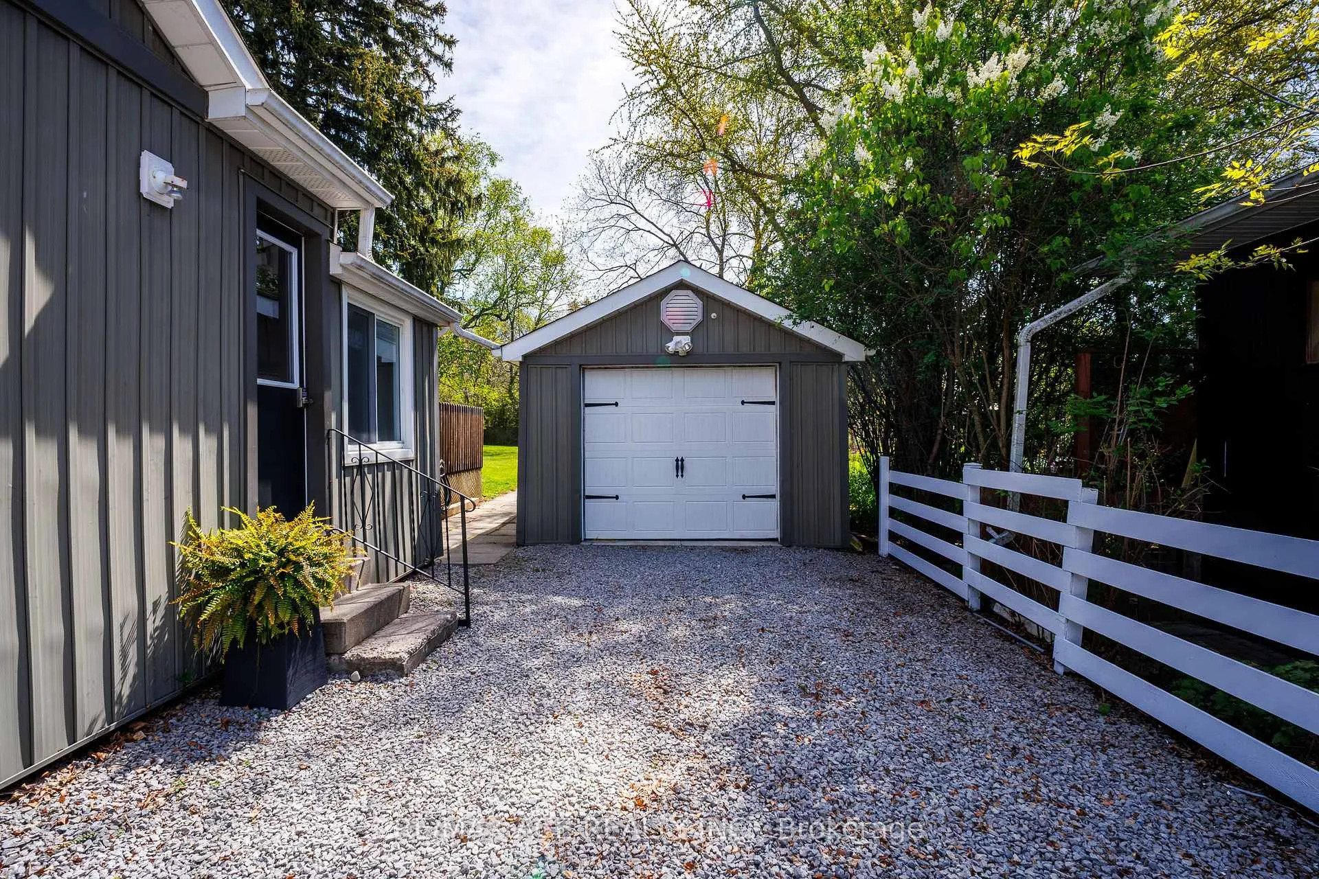Photo 4 of 327 Dyson Road, Pickering, Rosebank — HOMEH