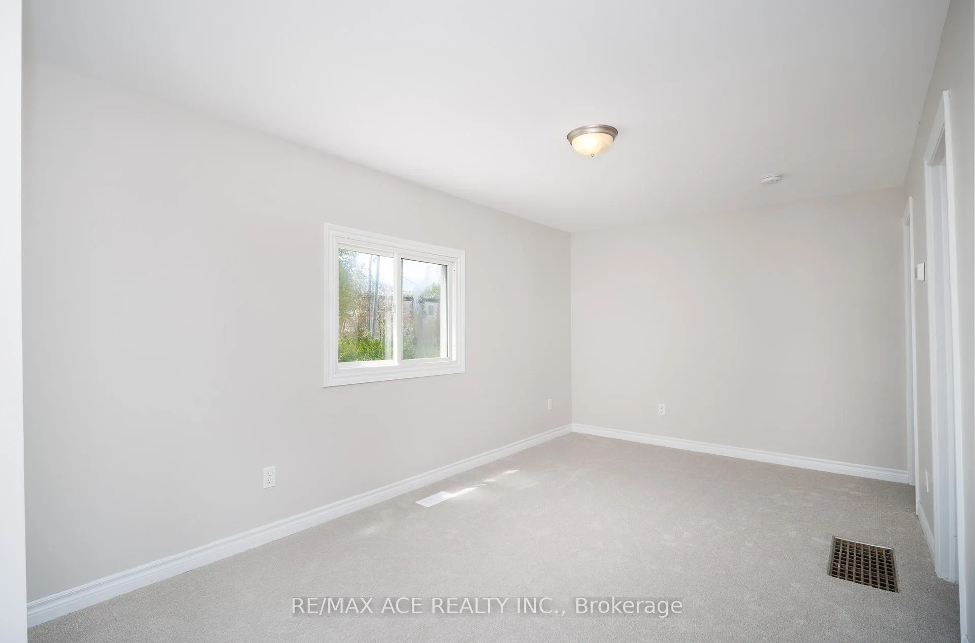 Photo 8 of 327 Dyson Road, Pickering, Rosebank — HOMEH