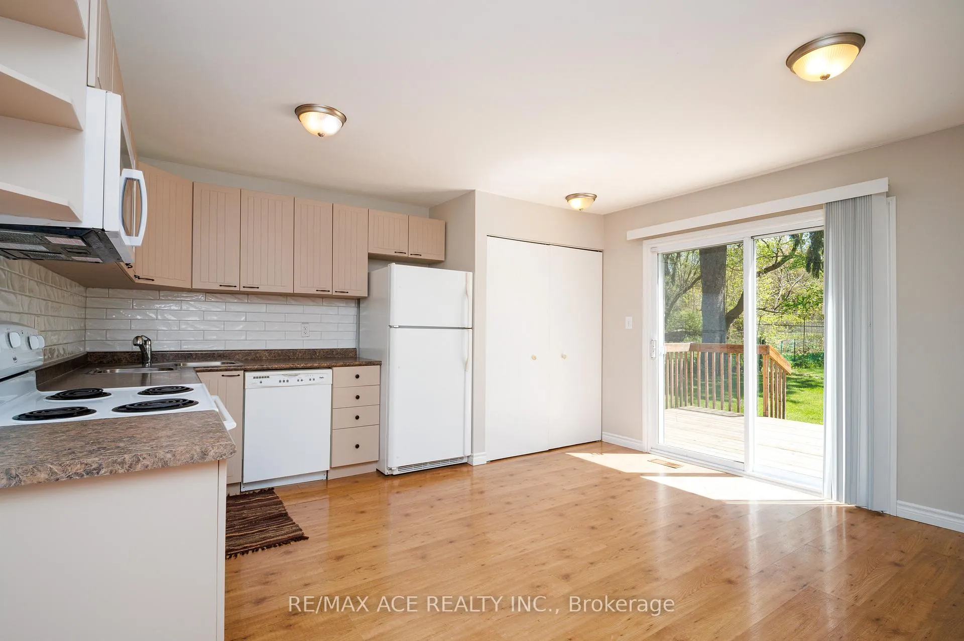 Photo 10 of 327 Dyson Road, Pickering, Rosebank — HOMEH