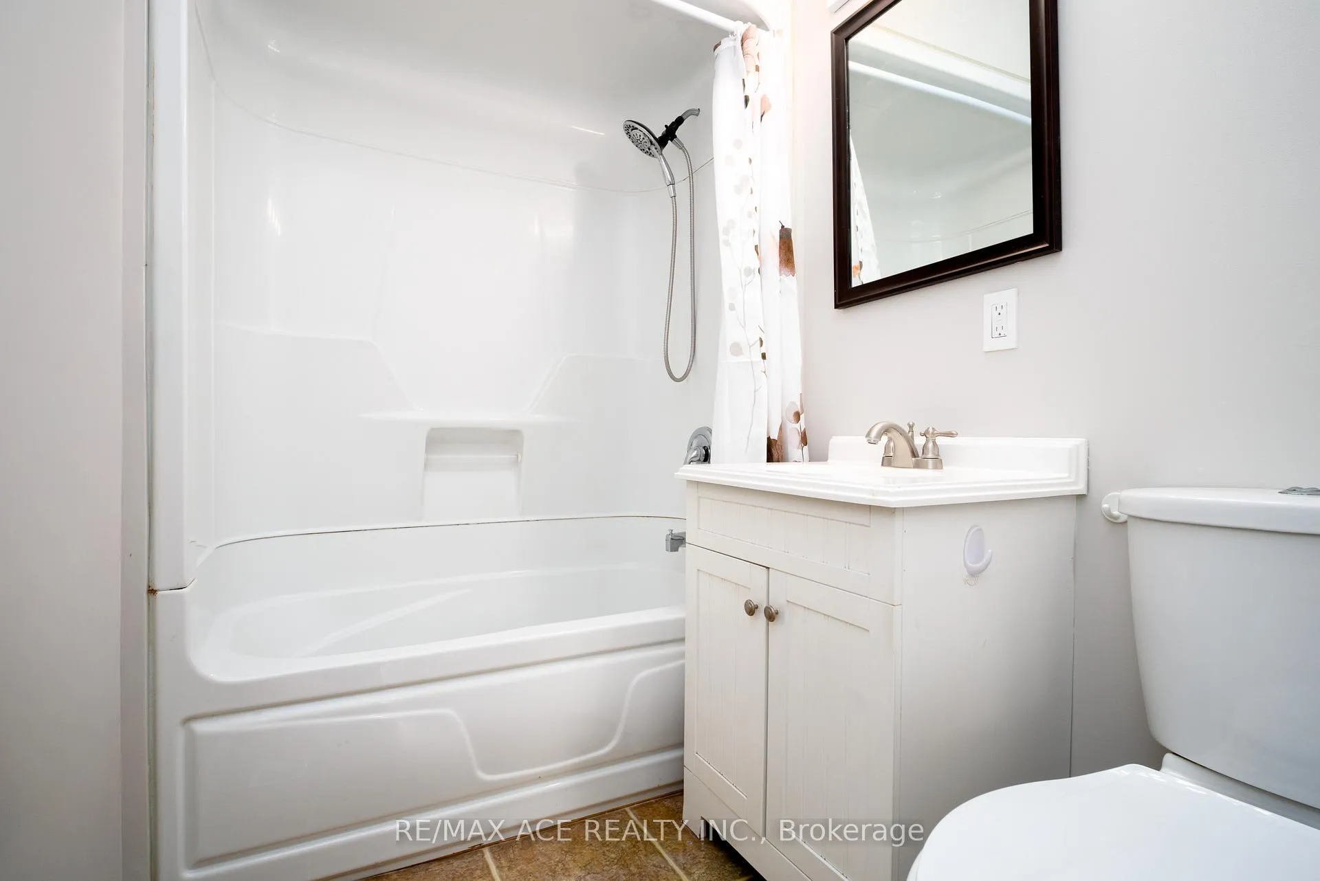 Photo 14 of 327 Dyson Road, Pickering, Rosebank — HOMEH