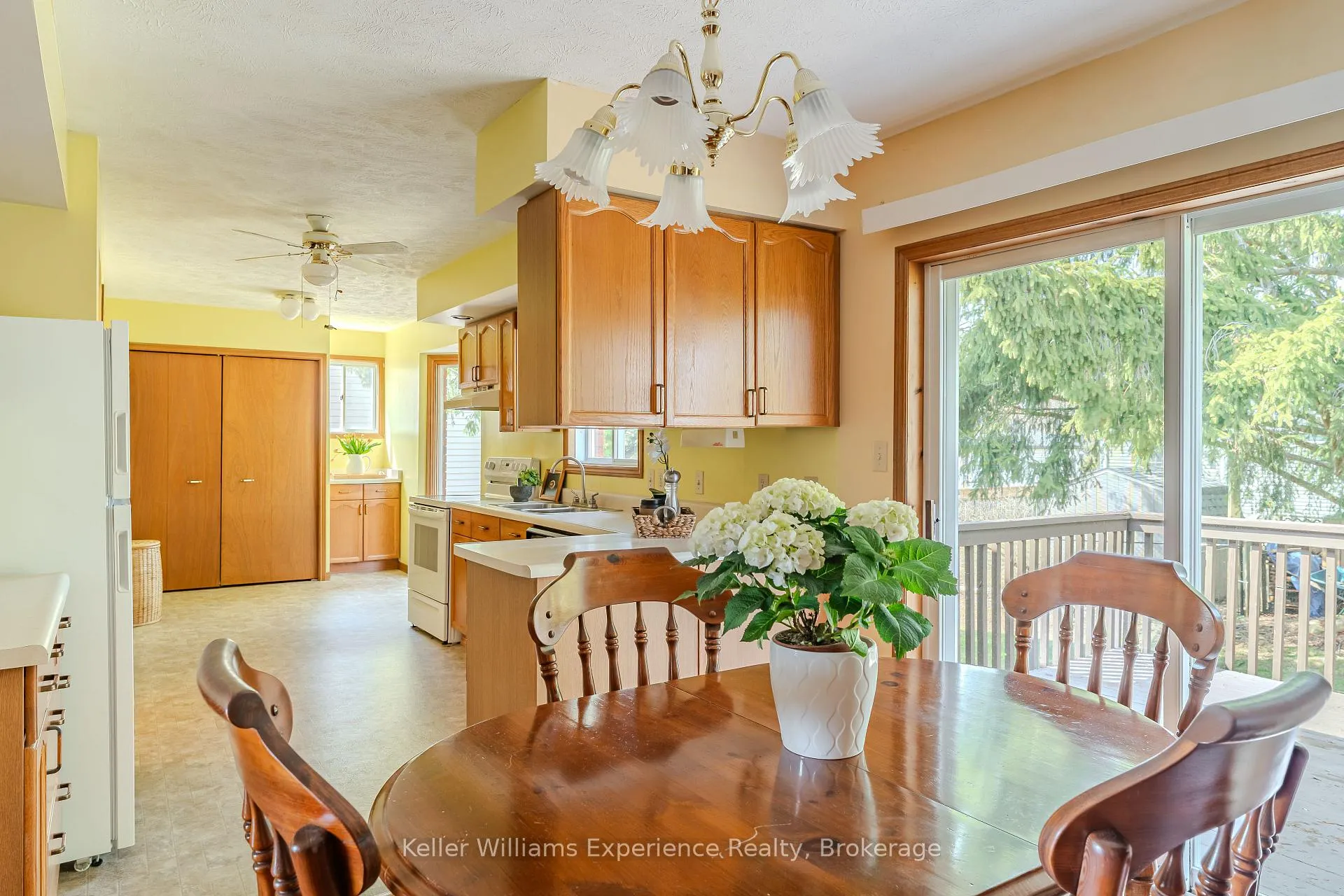 Photo 12 of 498 8th Avenue E, Owen Sound — HOMEH