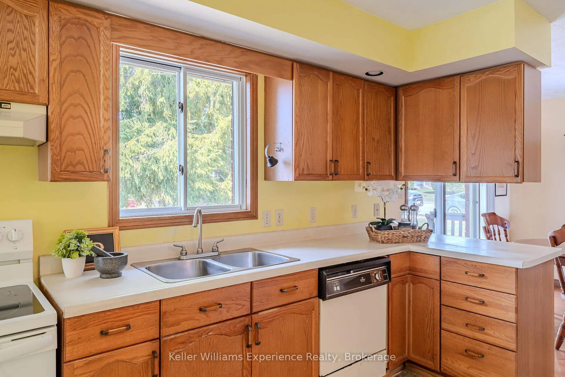 Photo 15 of 498 8th Avenue E, Owen Sound — HOMEH