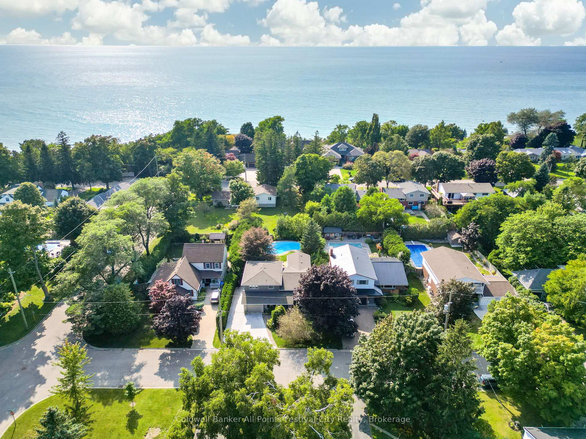 Photo 2 of 156 Wilson Street, Goderich, Goderich (Town) — HOMEH