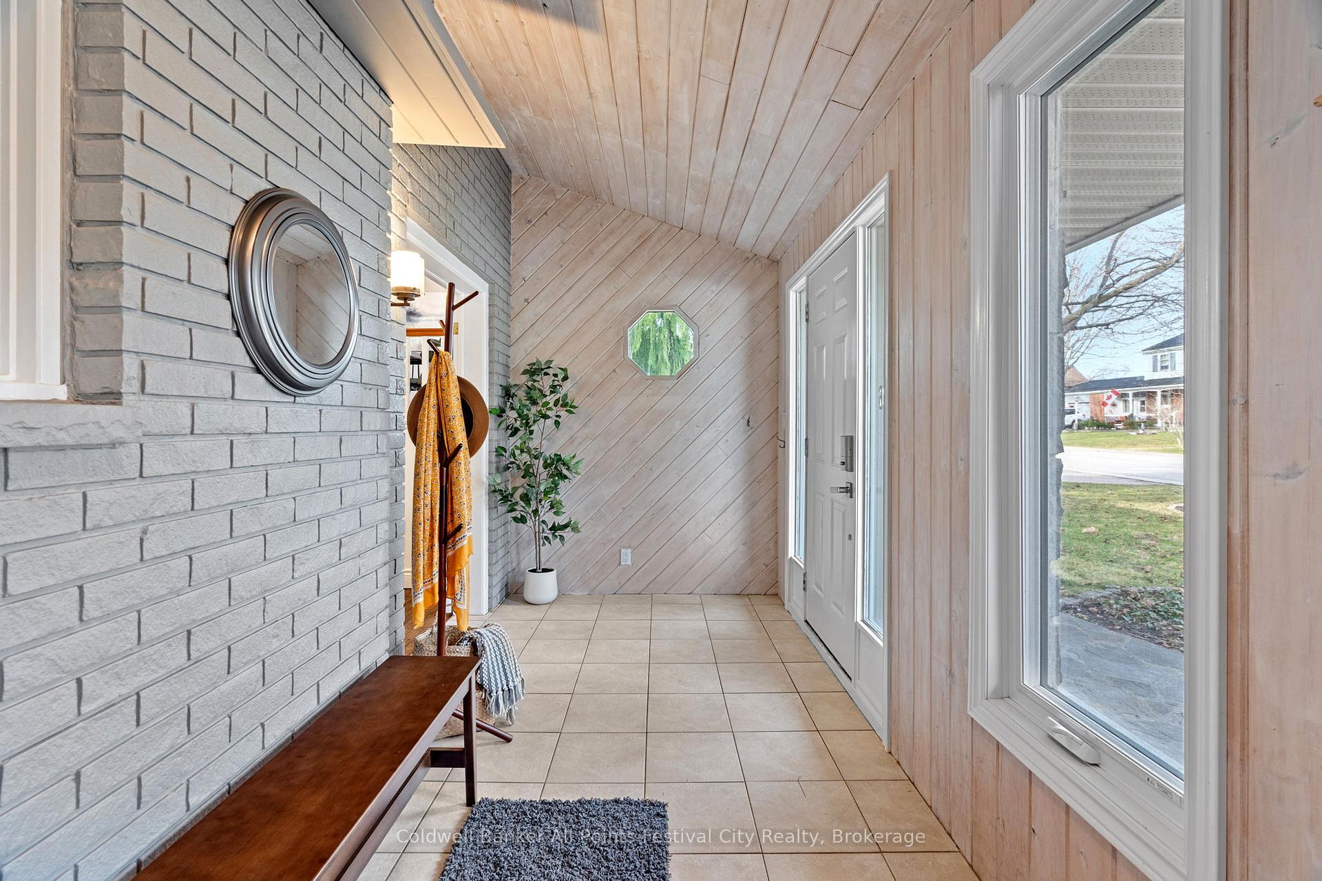 Photo 5 of 156 Wilson Street, Goderich, Goderich (Town) — HOMEH
