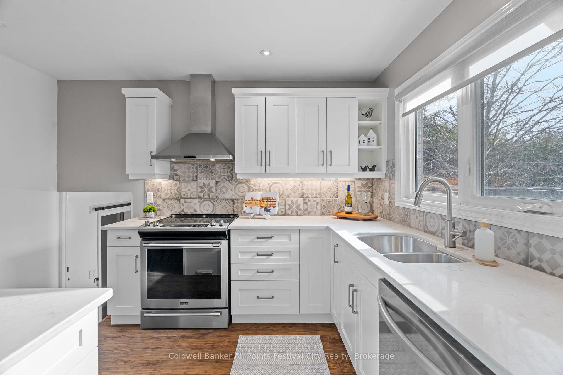 Photo 15 of 156 Wilson Street, Goderich, Goderich (Town) — HOMEH